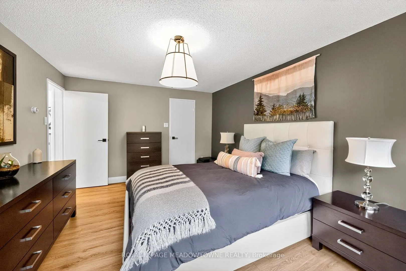 3695 Kaneff Crescent, #102
