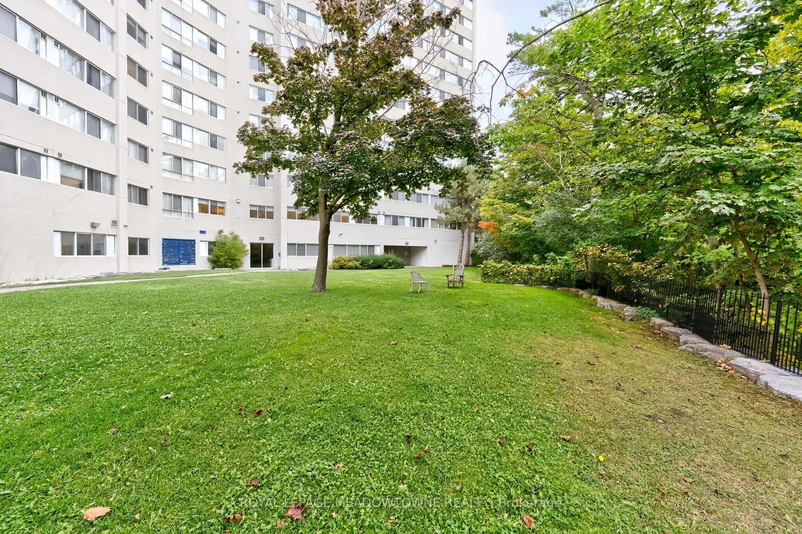 3695 Kaneff Crescent, #102