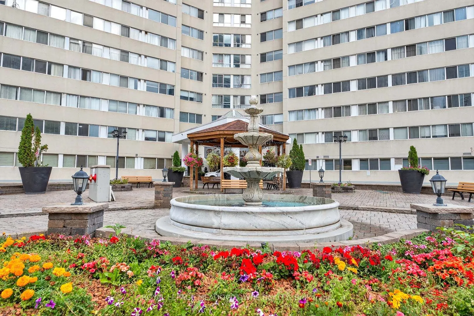 3695 Kaneff Crescent, #102