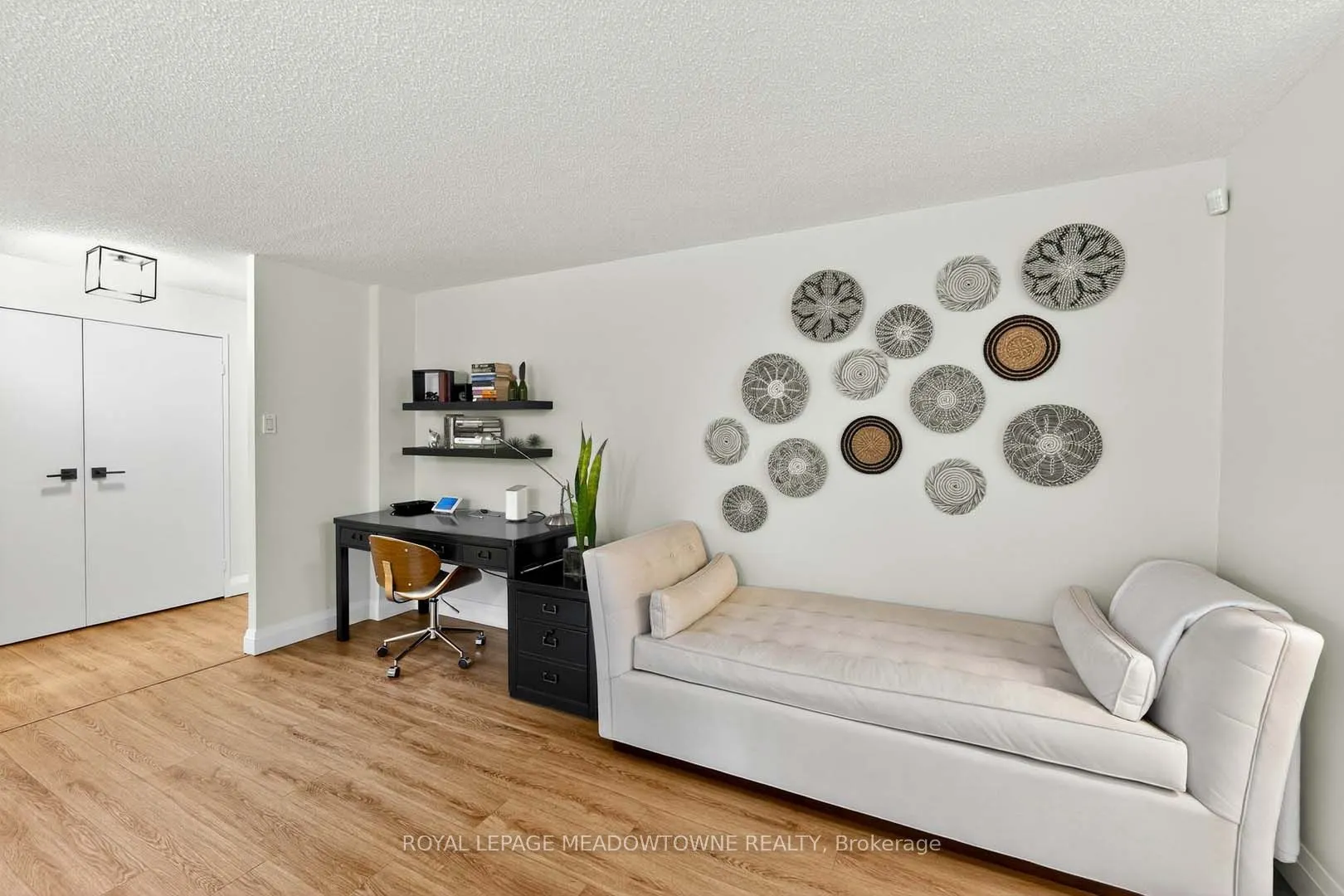 3695 Kaneff Crescent, #102