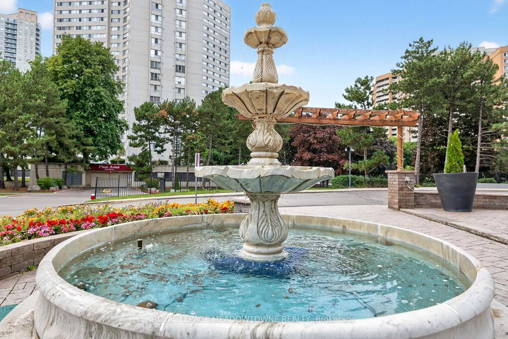3695 Kaneff Crescent, #102