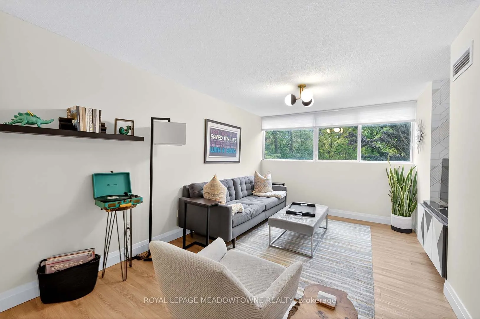 3695 Kaneff Crescent, #102