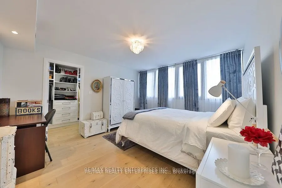 1333 Bloor Street, #606