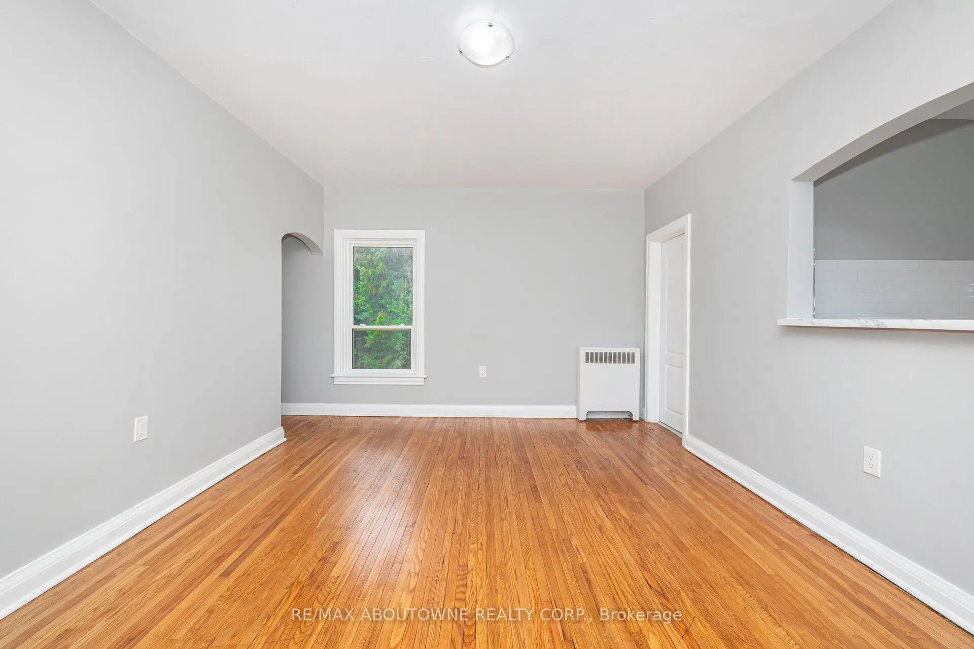 486 Holtby Avenue, #4