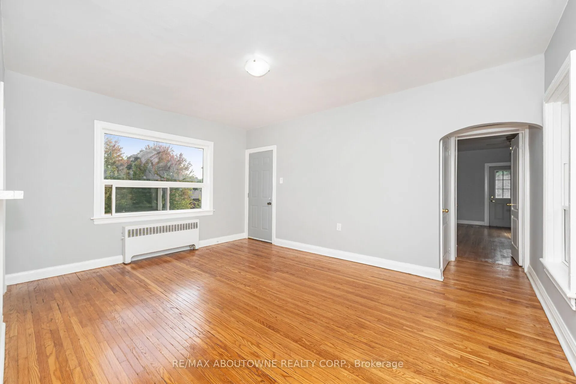 486 Holtby Avenue, #4