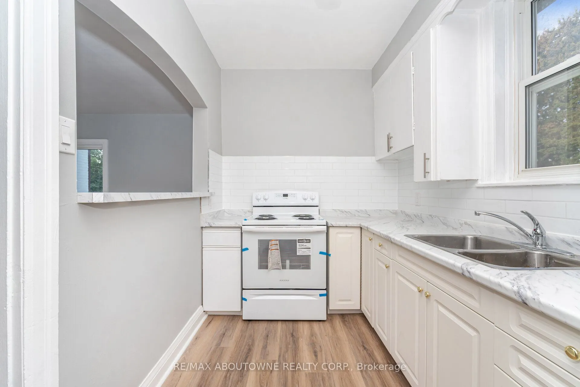 486 Holtby Avenue, #4