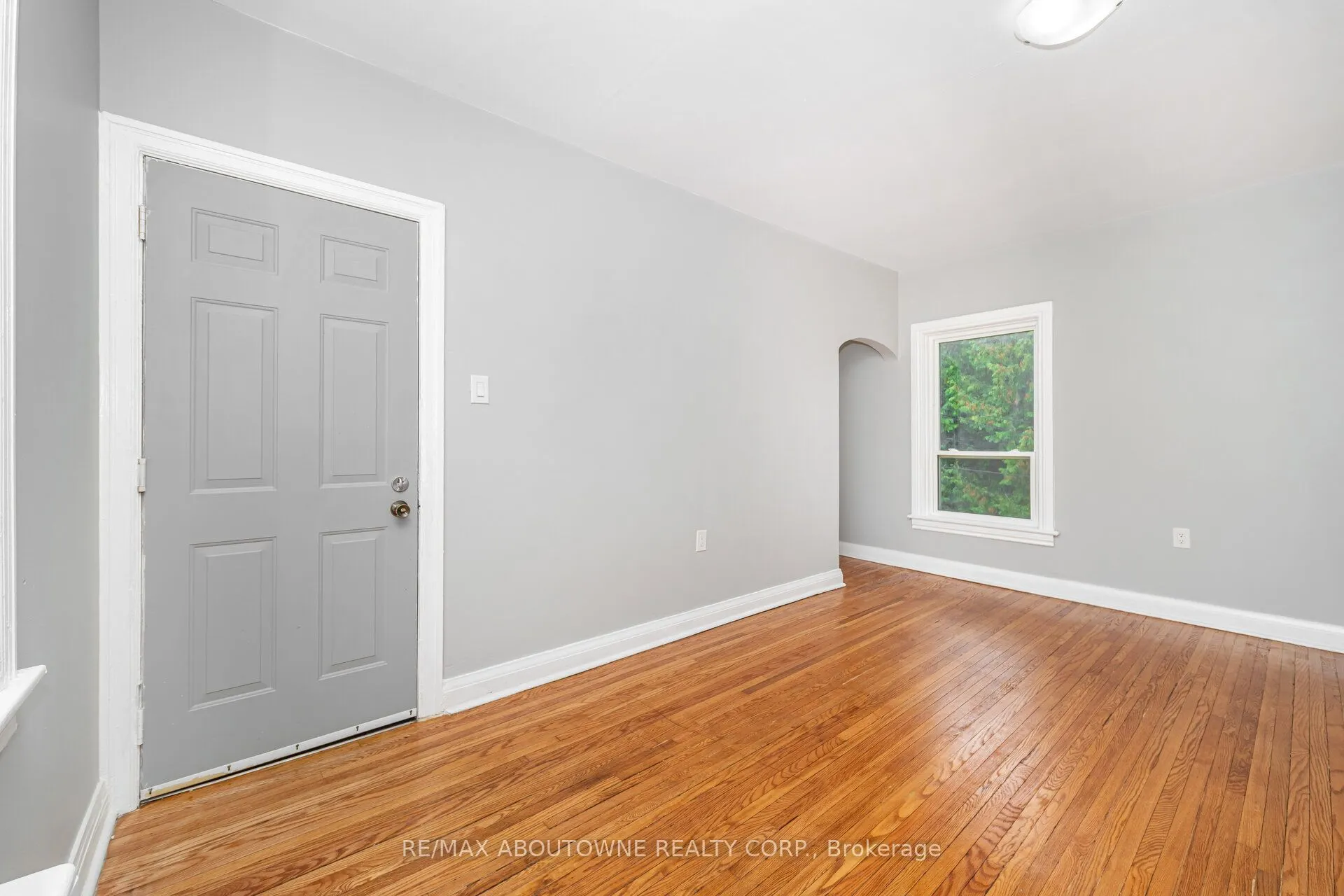 486 Holtby Avenue, #4