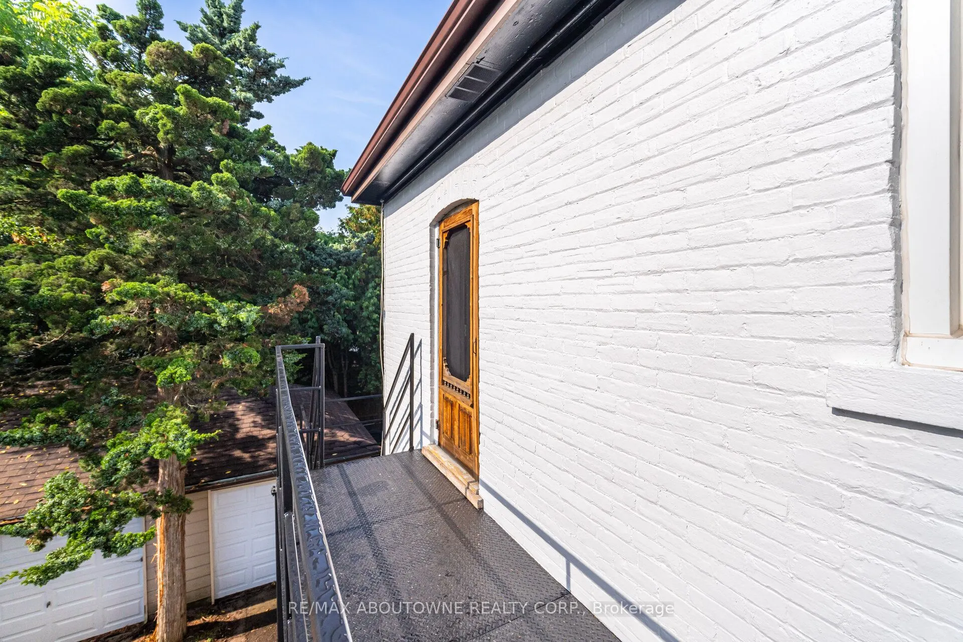 486 Holtby Avenue, #4