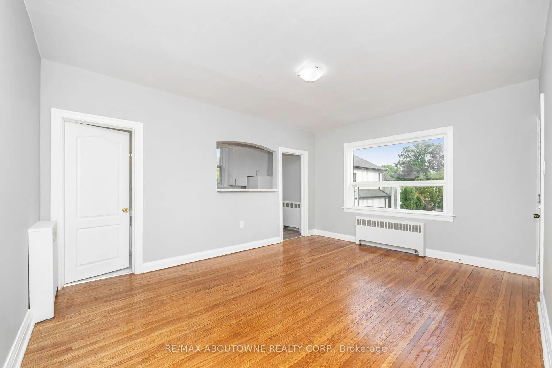 486 Holtby Avenue, #4