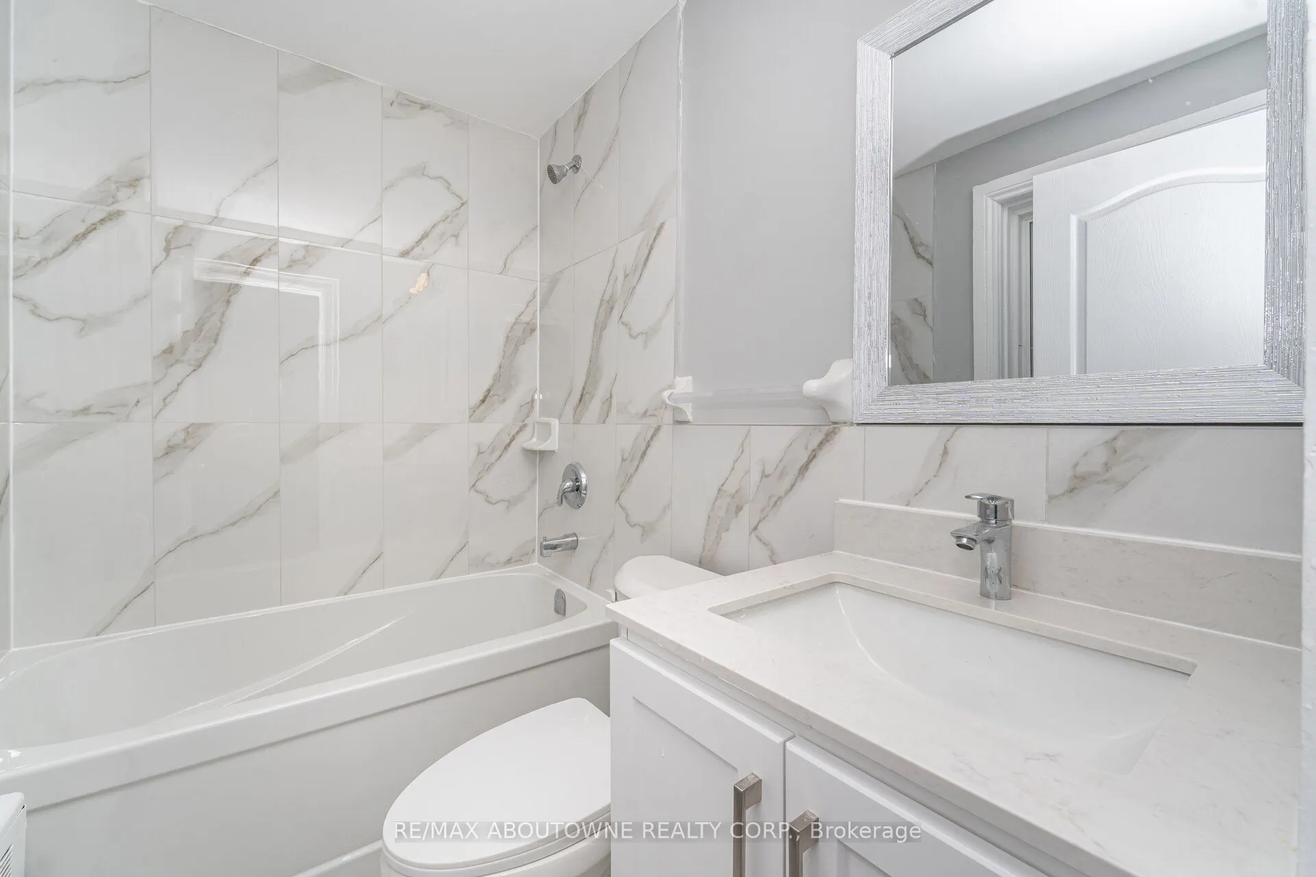 486 Holtby Avenue, #4