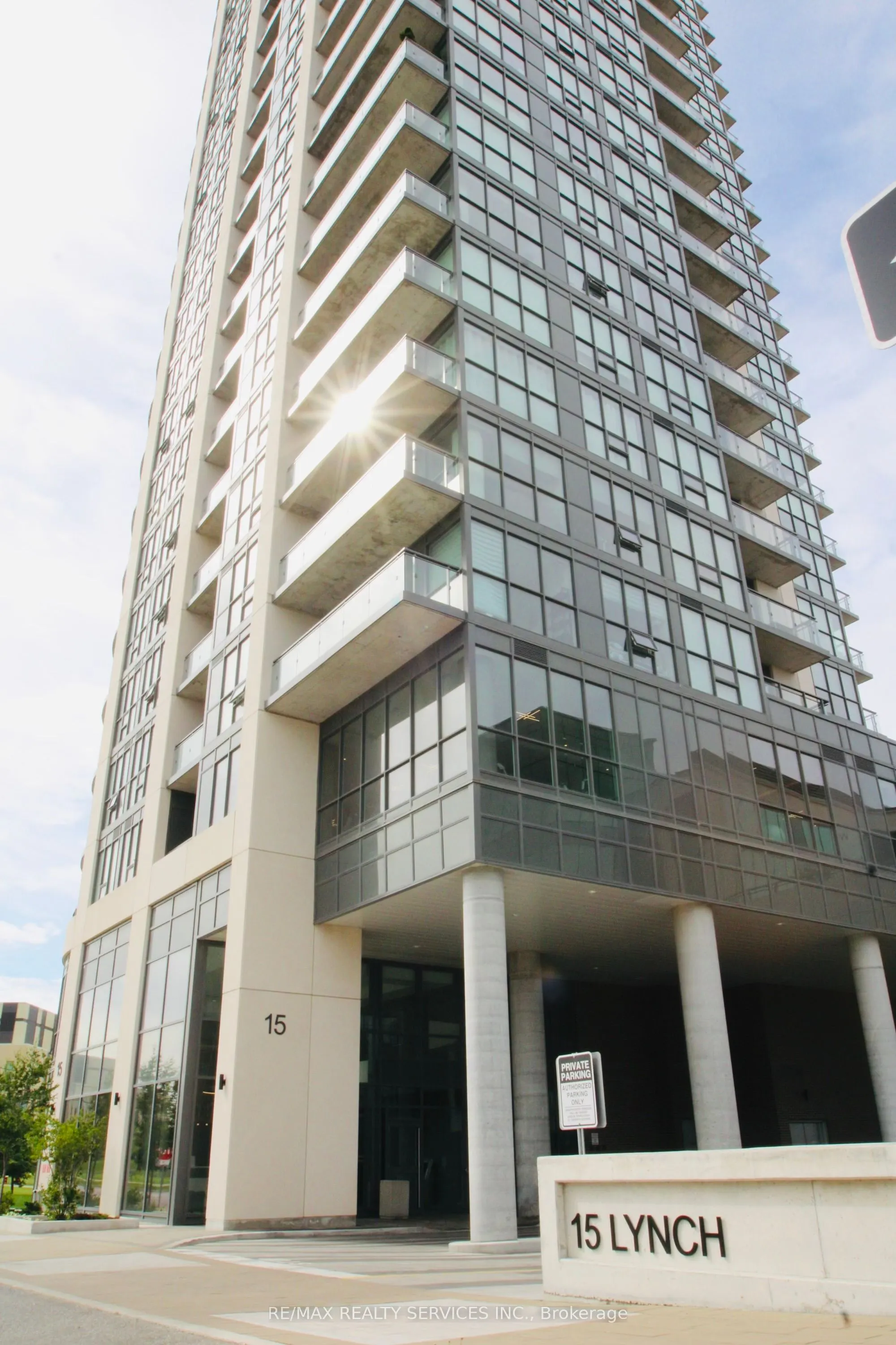 15 Lynch Street, #1904