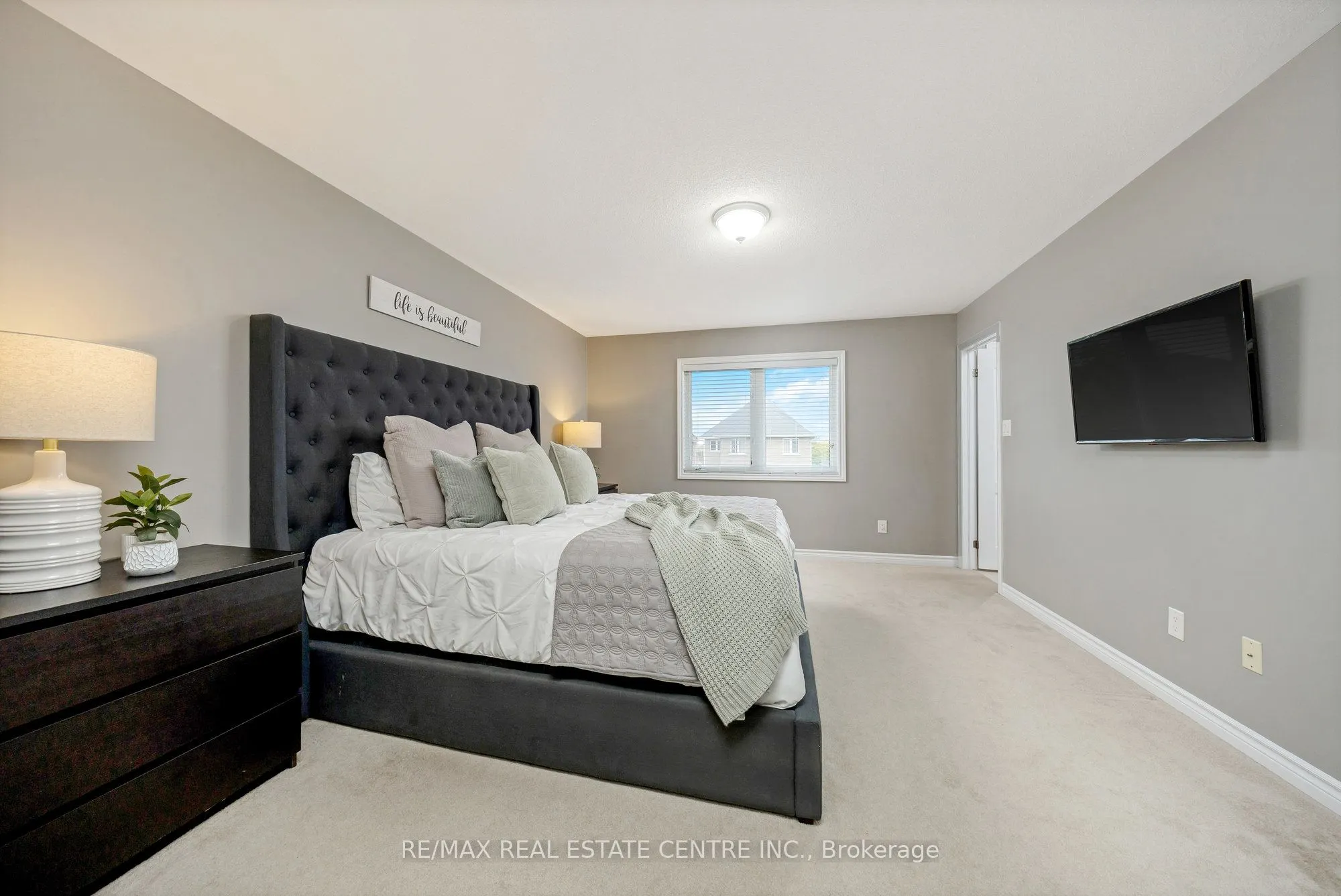 1244 Ruddy Crescent