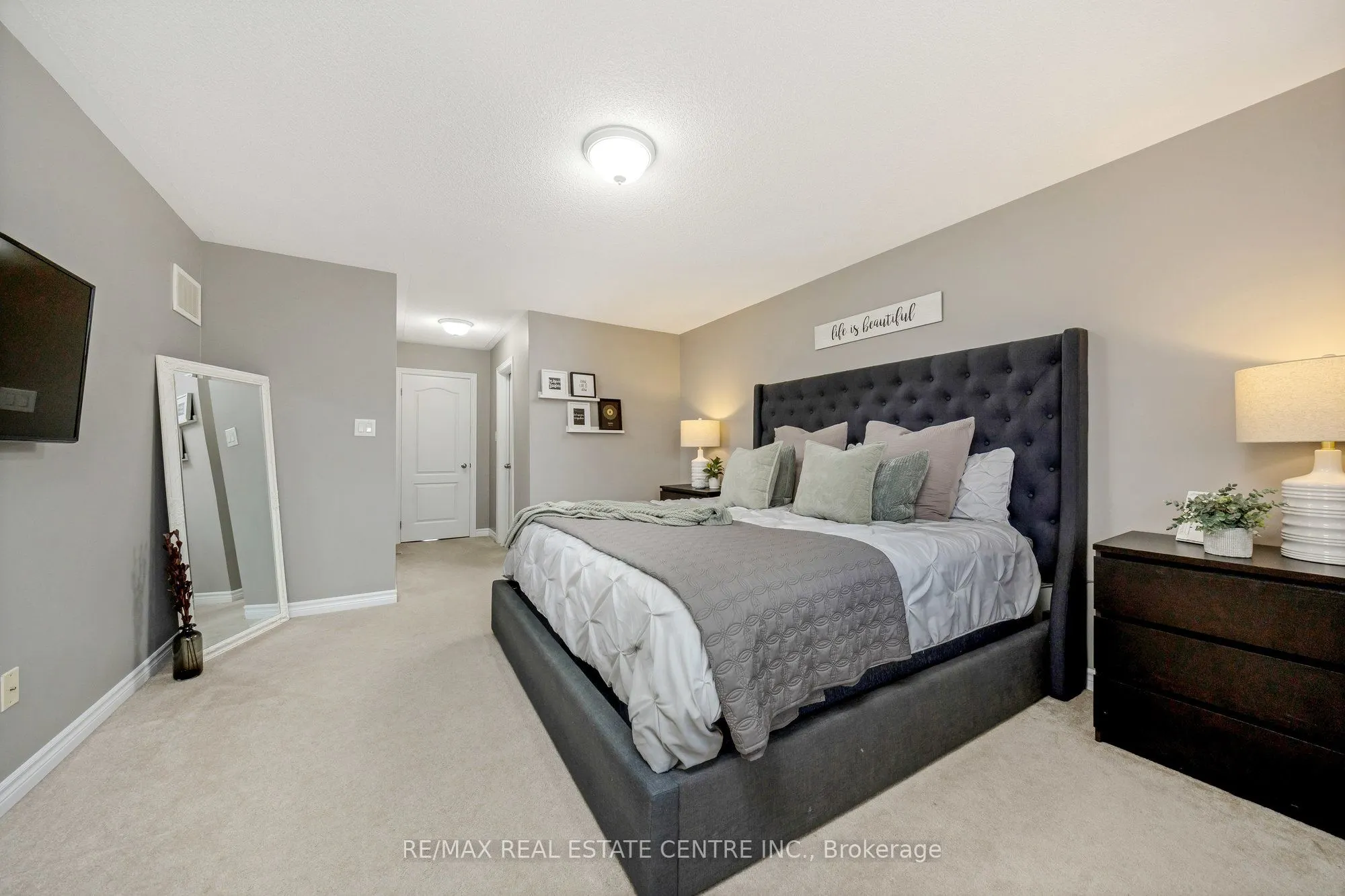 1244 Ruddy Crescent