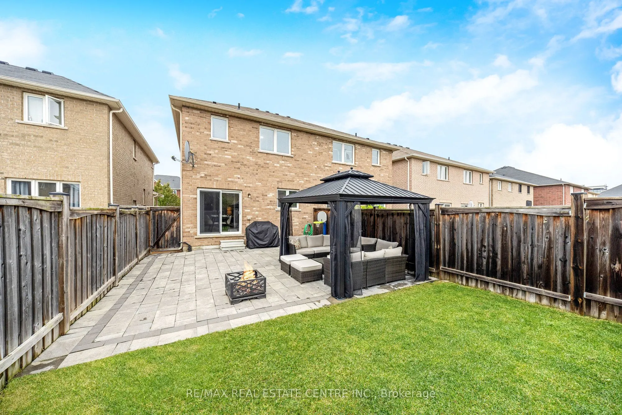 1244 Ruddy Crescent