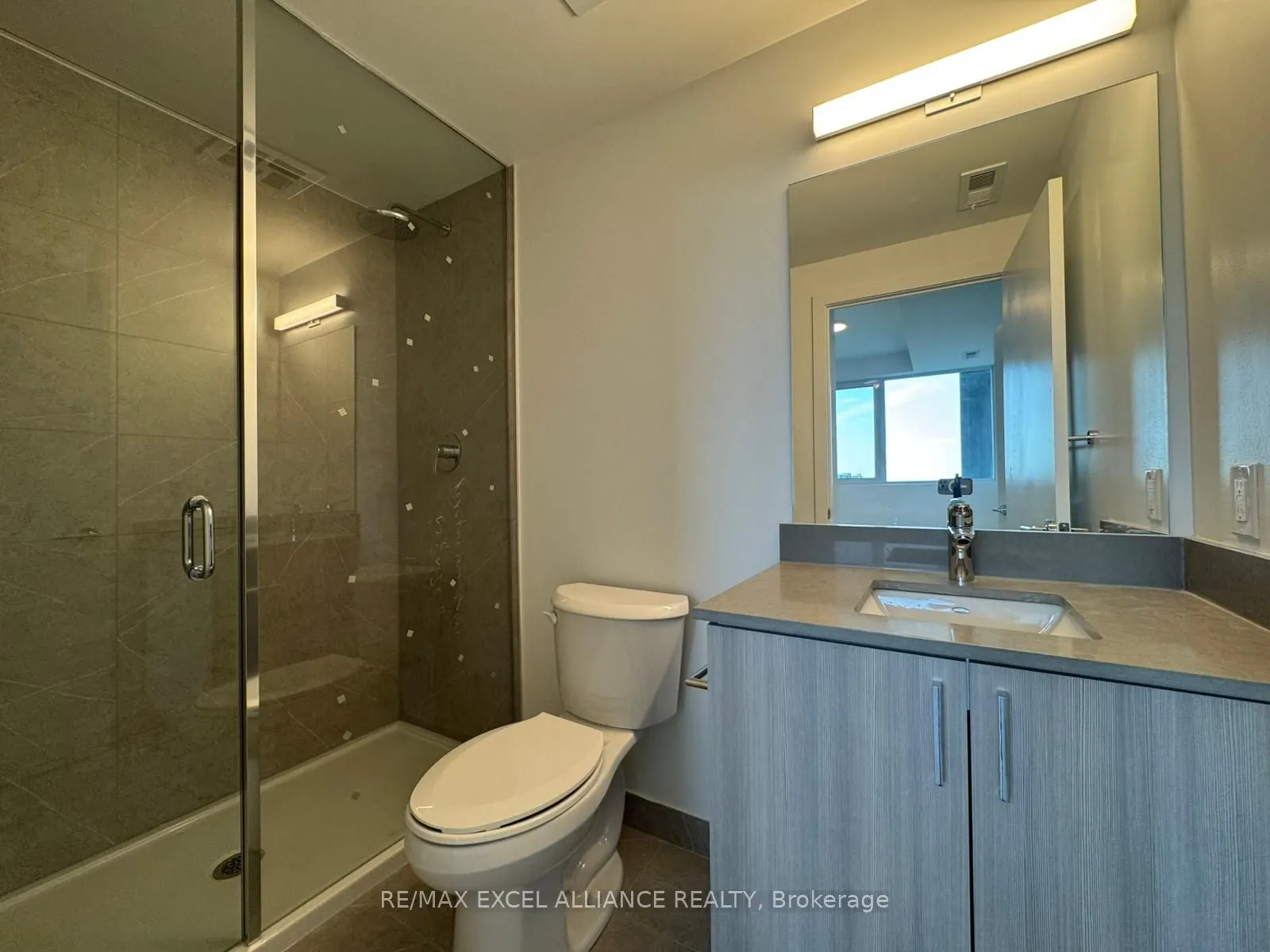 1005 Dundas Street E, #711