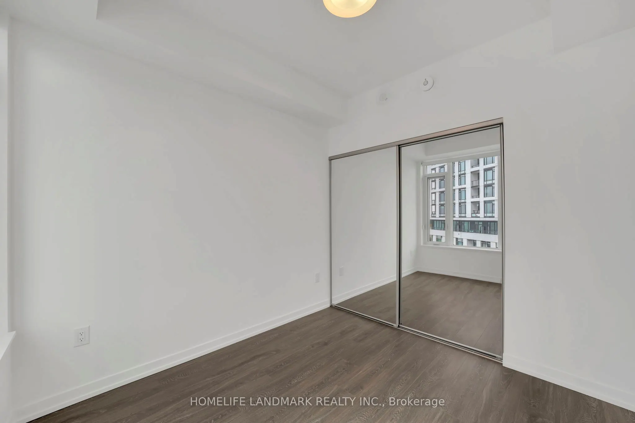2485 Eglinton Avenue W, #905
