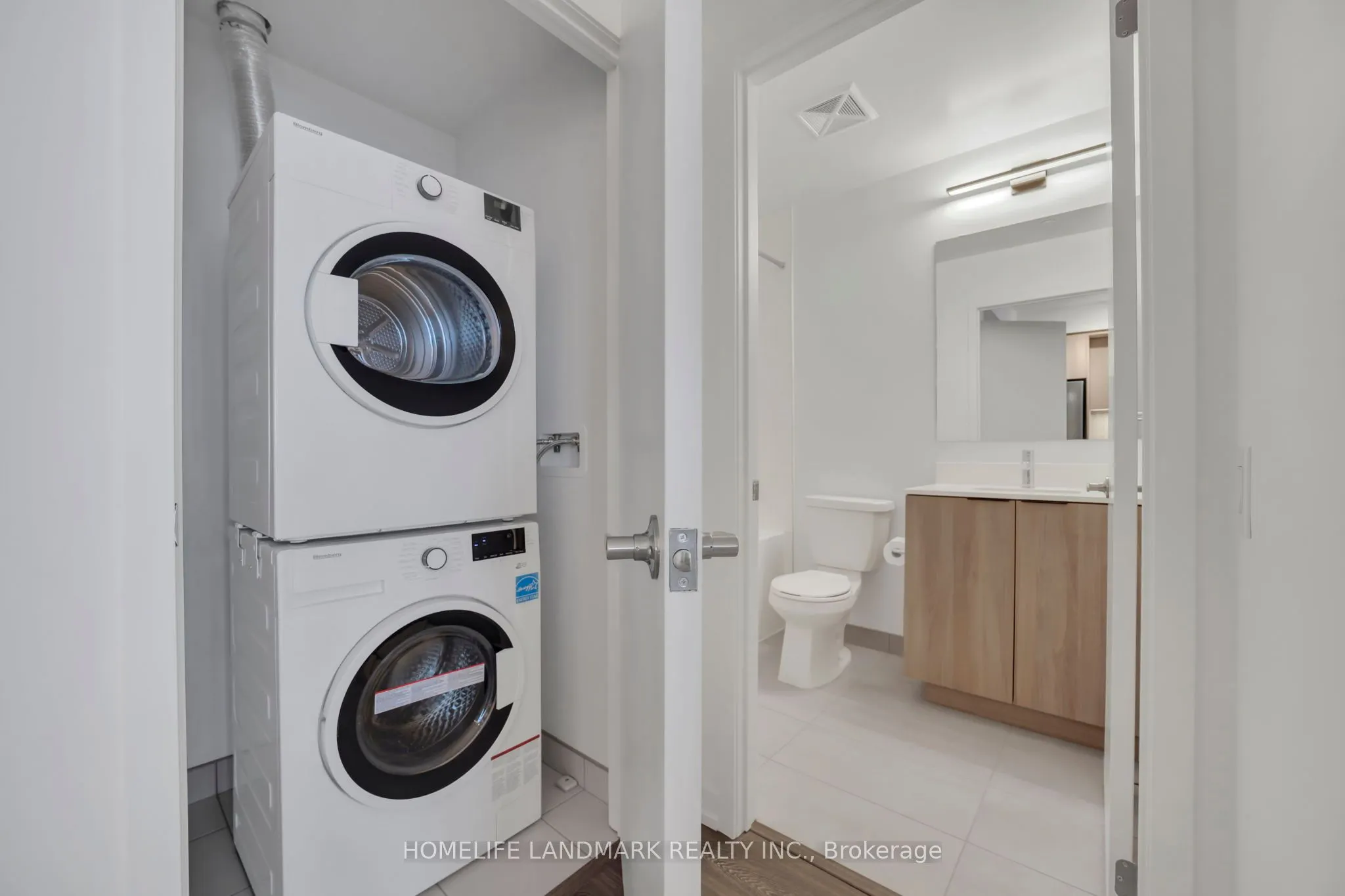 2485 Eglinton Avenue W, #905