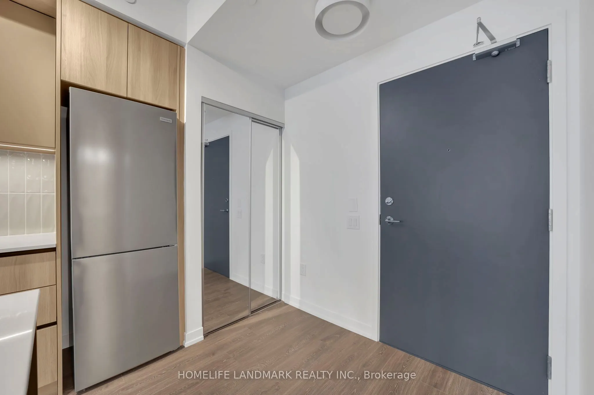 2485 Eglinton Avenue W, #905