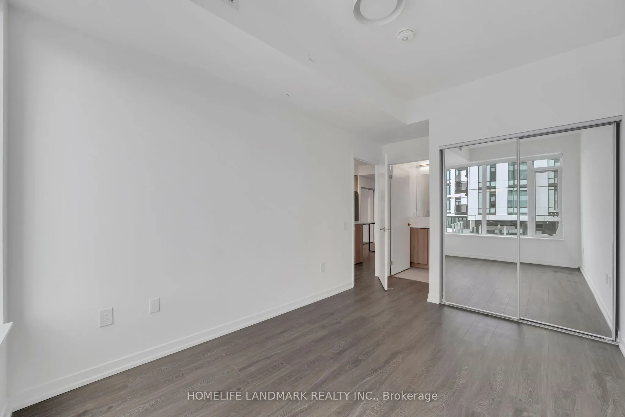 2485 Eglinton Avenue W, #905