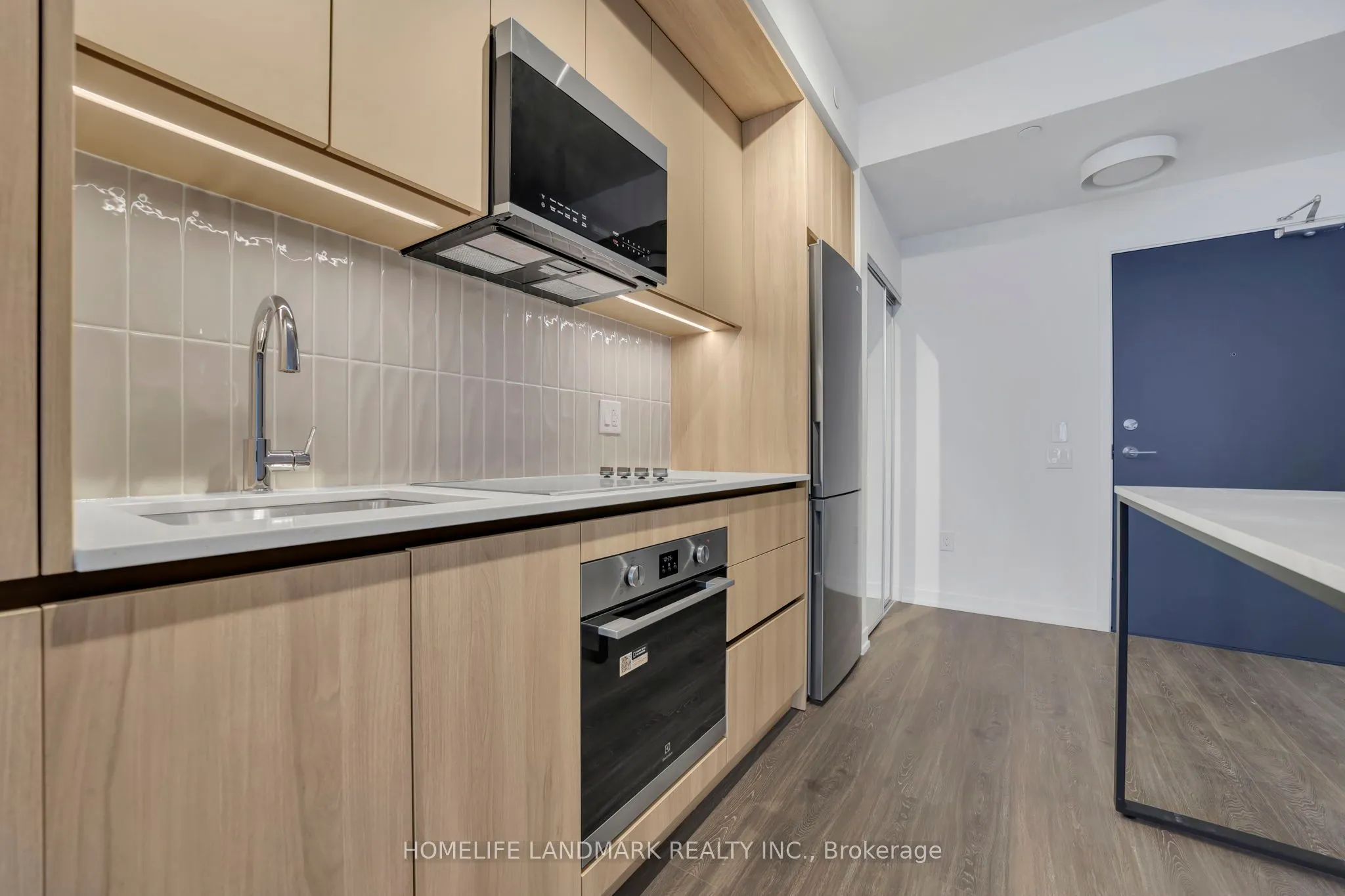 2485 Eglinton Avenue W, #905