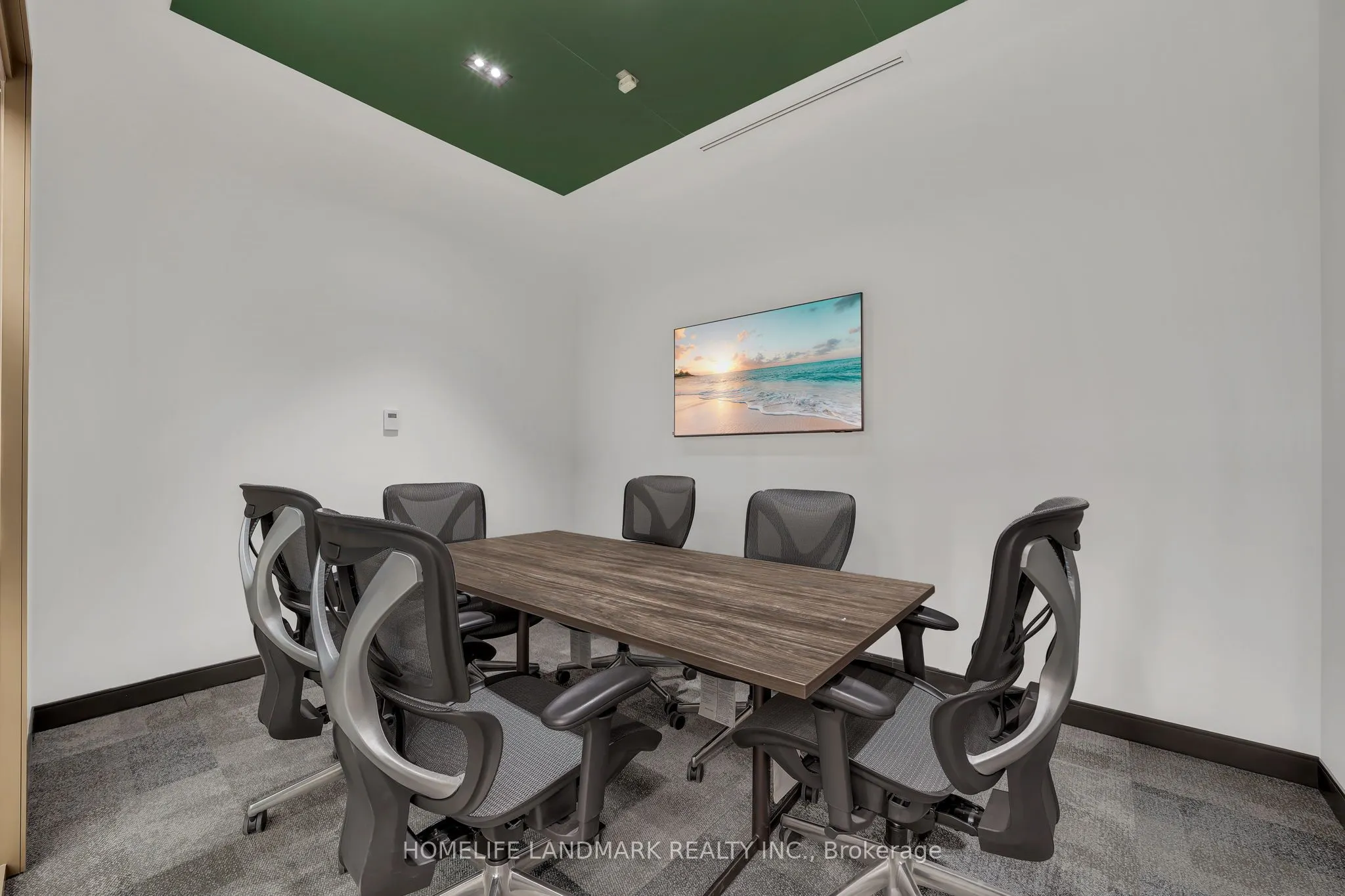 2485 Eglinton Avenue W, #905