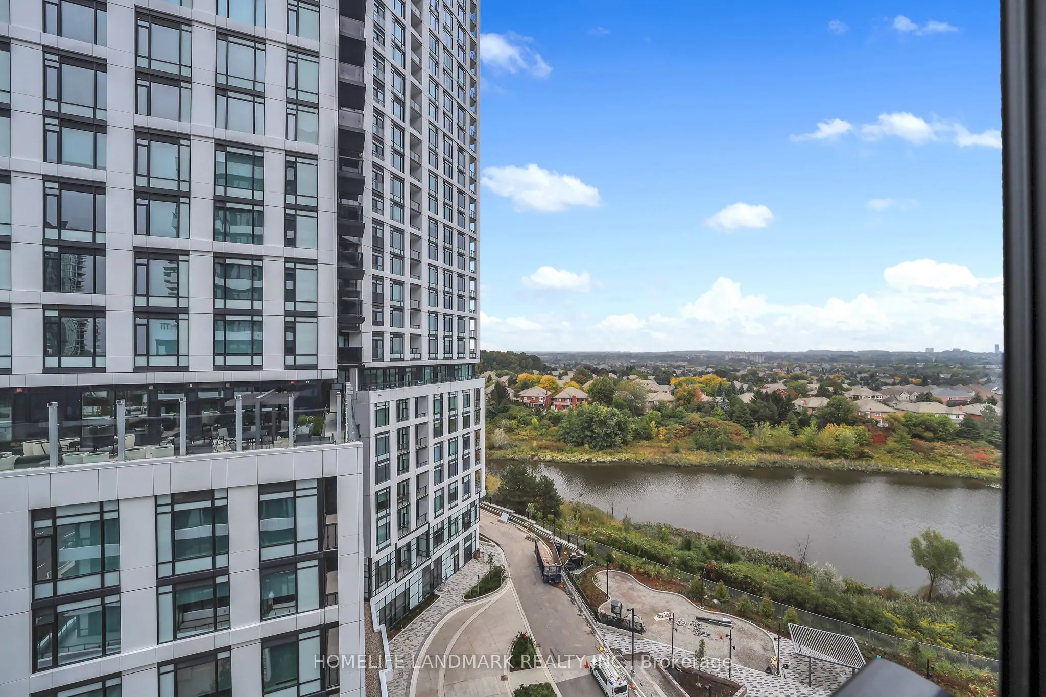 2485 Eglinton Avenue W, #905