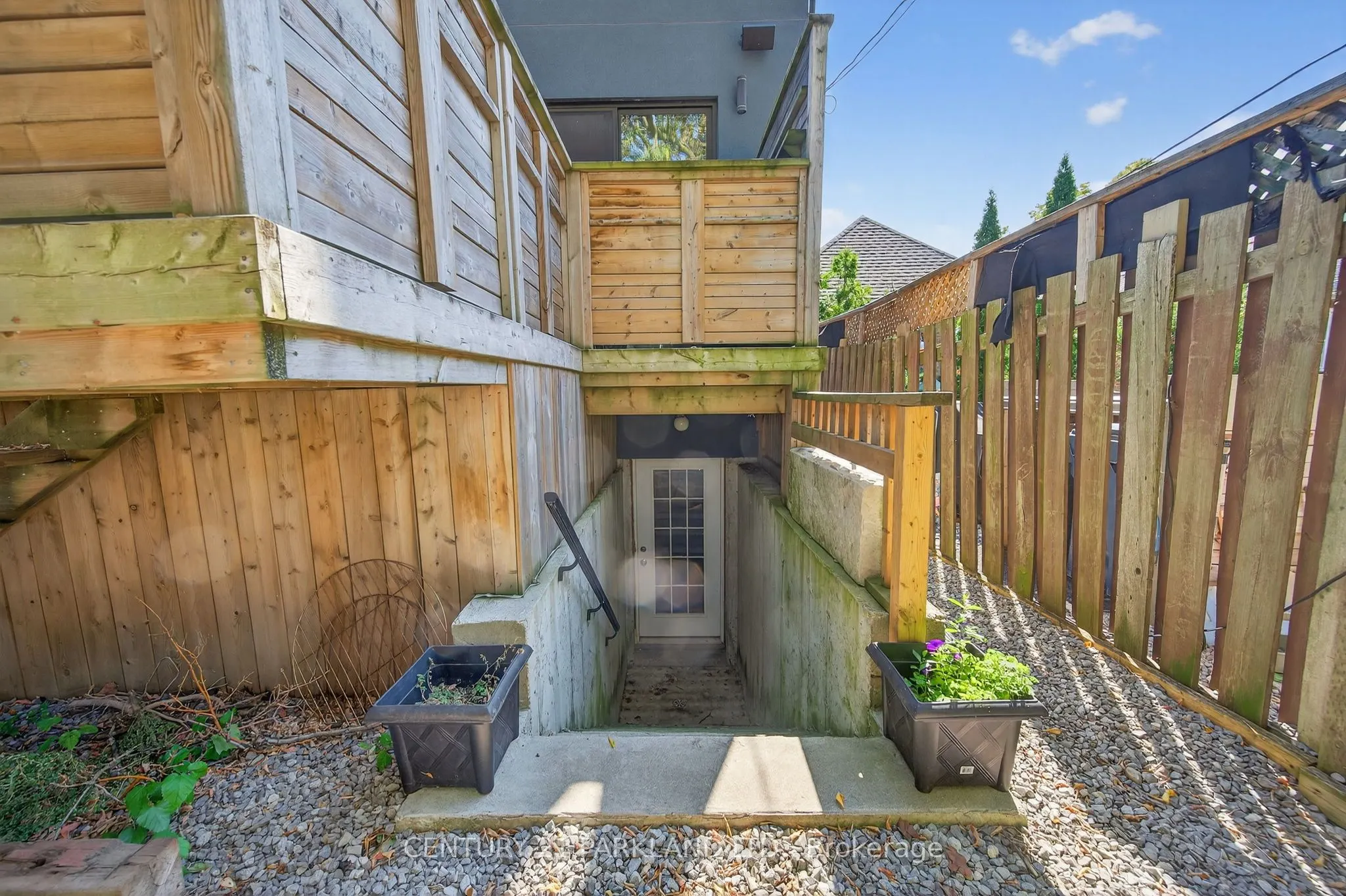 10 Rexford Road