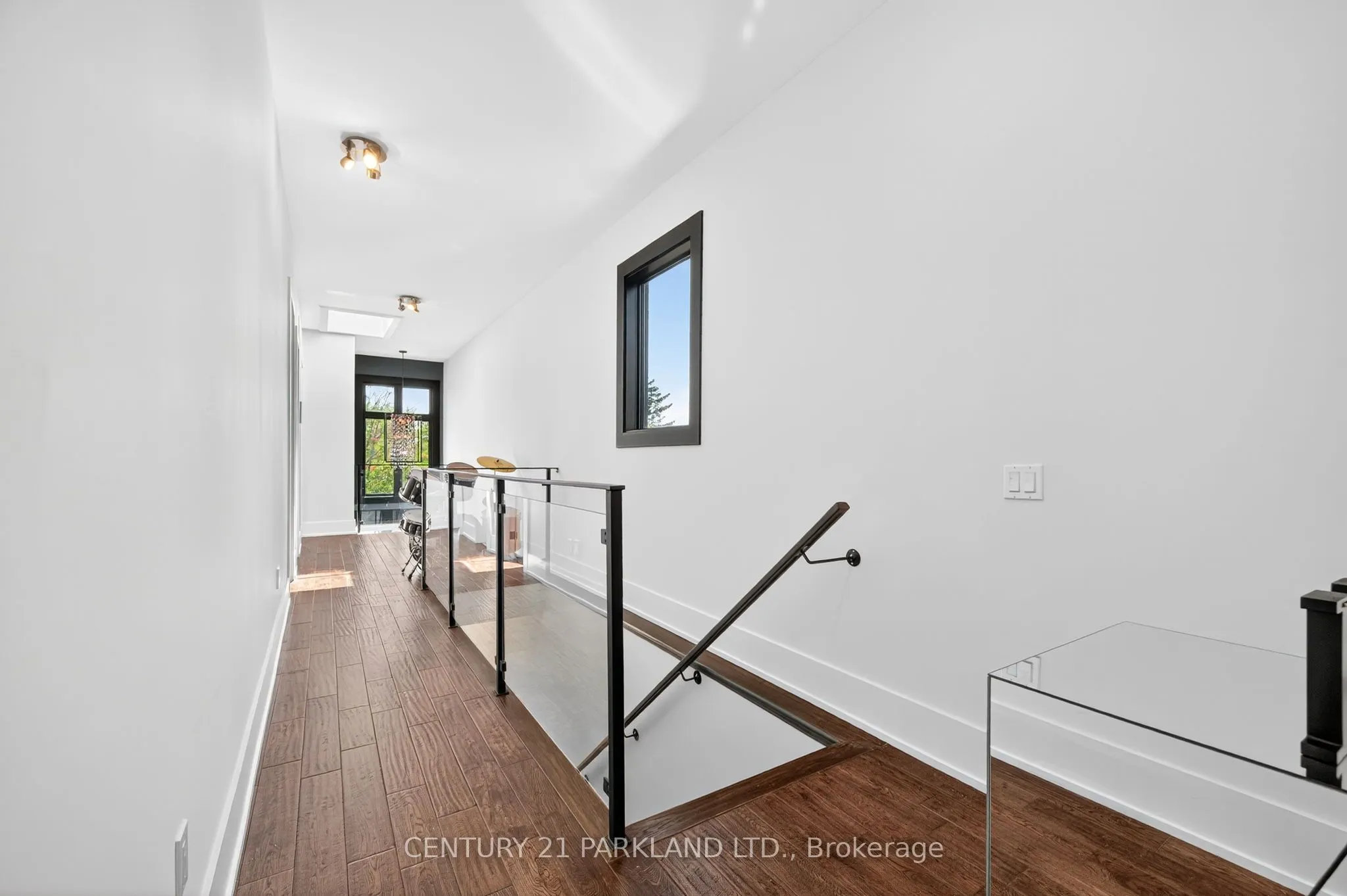 10 Rexford Road