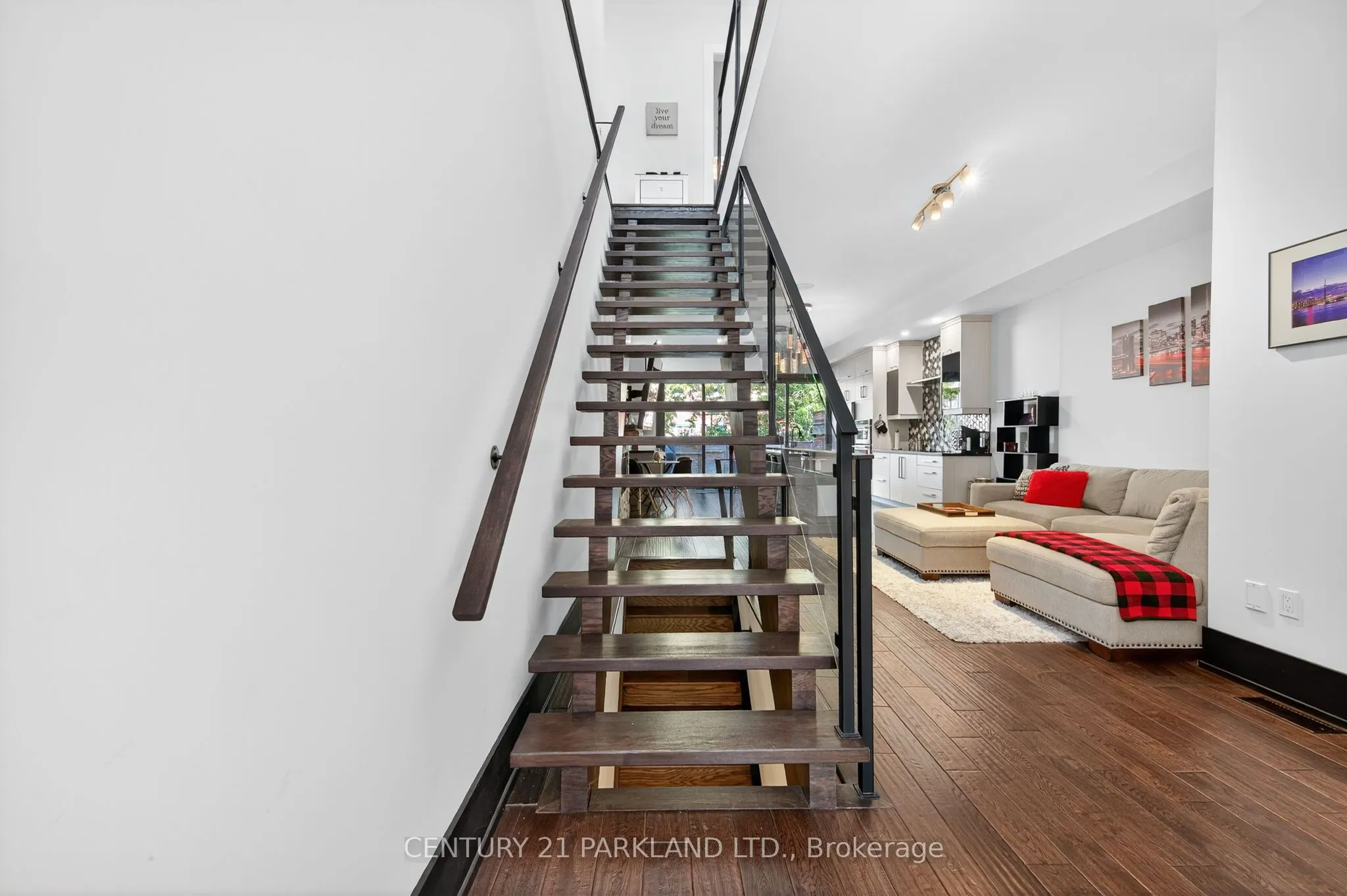 10 Rexford Road