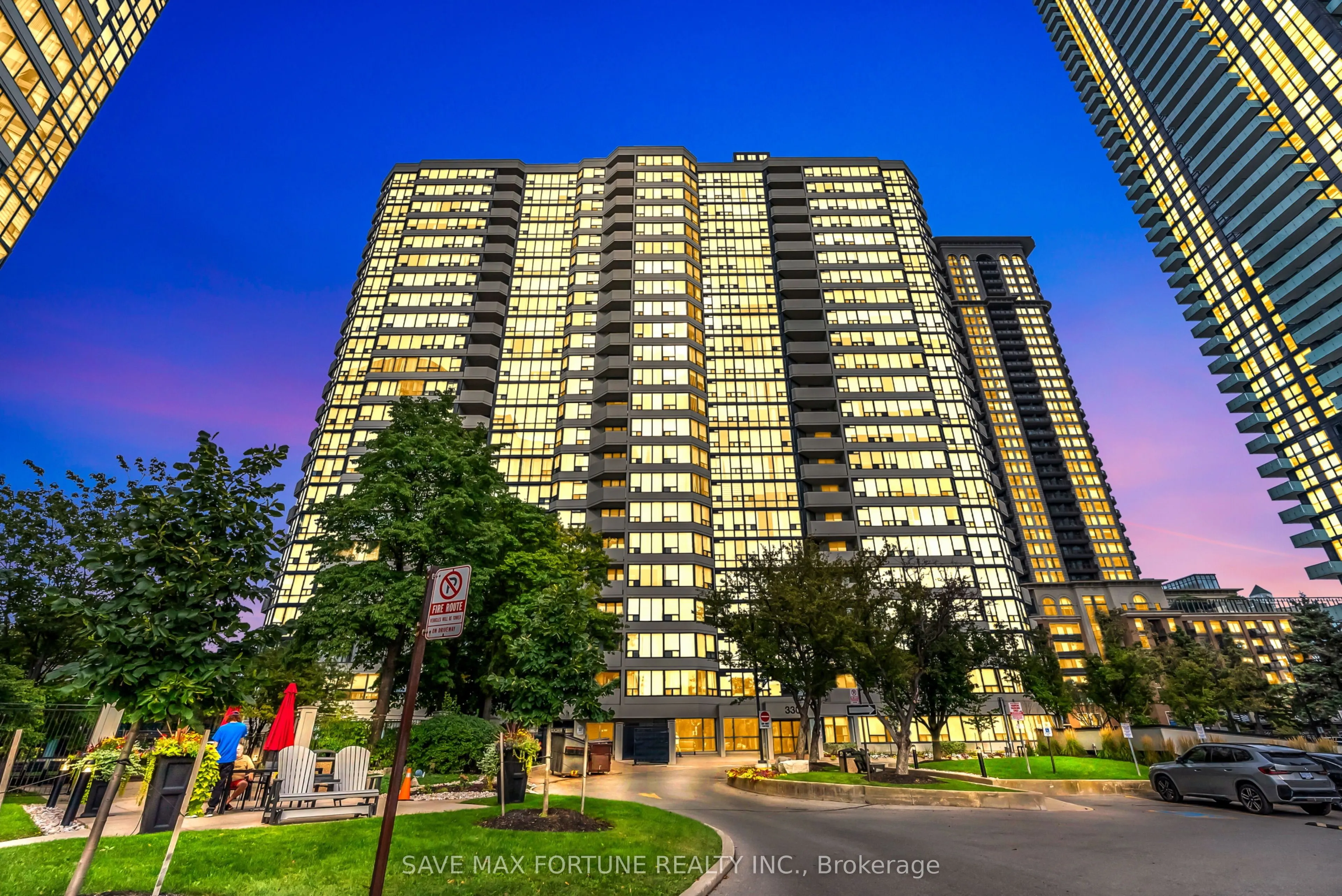 330 Rathburn Road W, #1006
