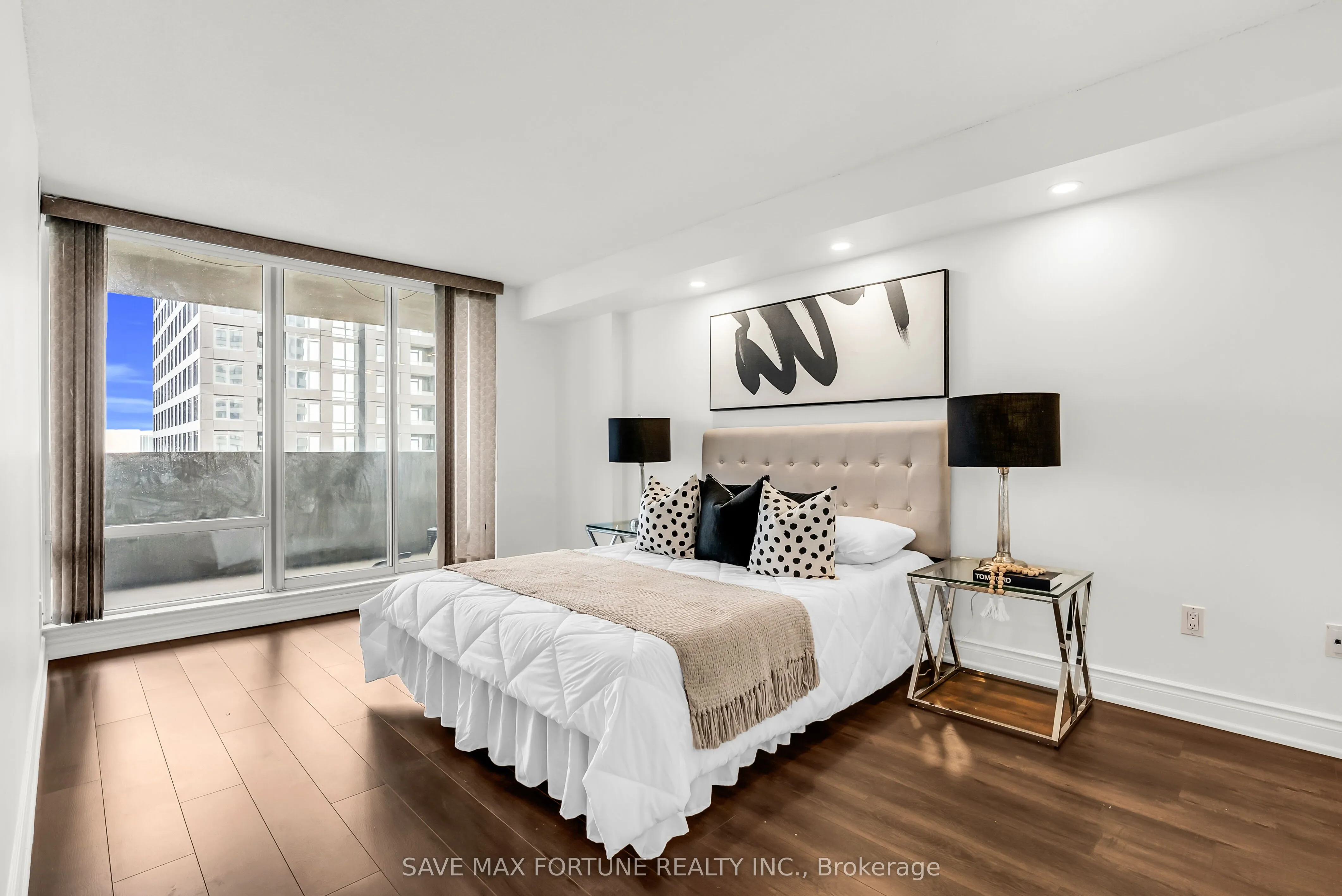 330 Rathburn Road W, #1006