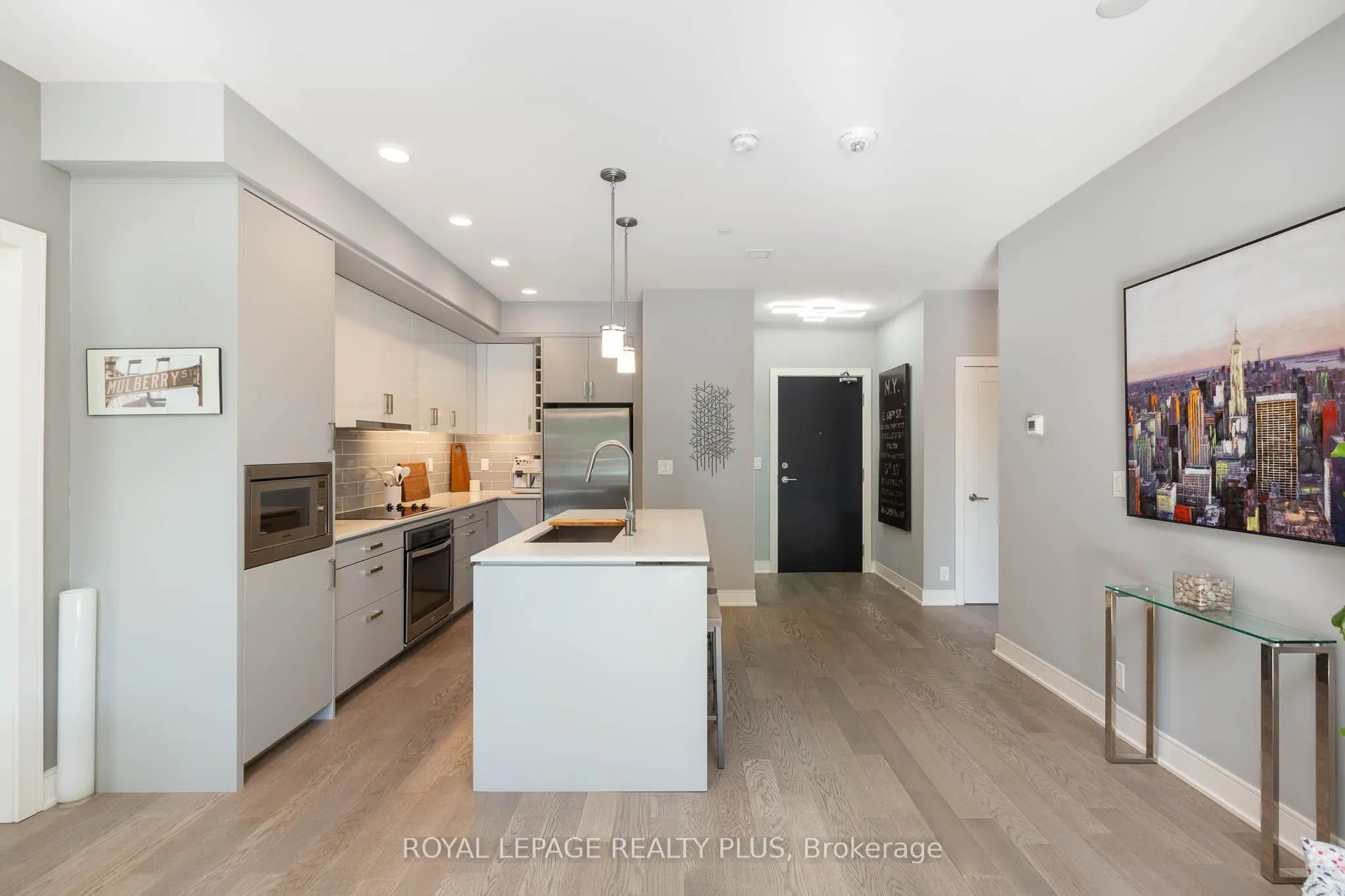1575 Lakeshore Road W, #105