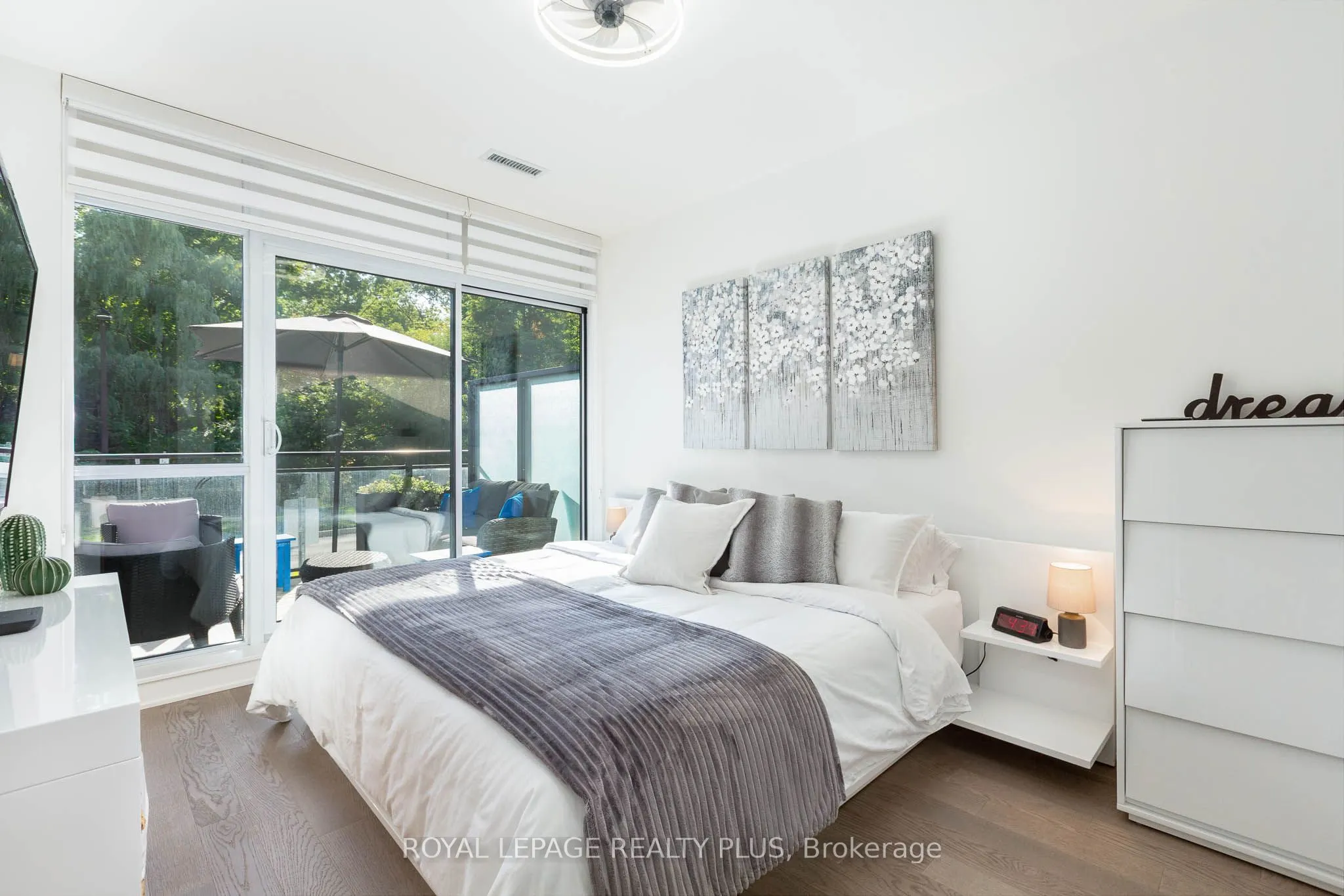 1575 Lakeshore Road W, #105
