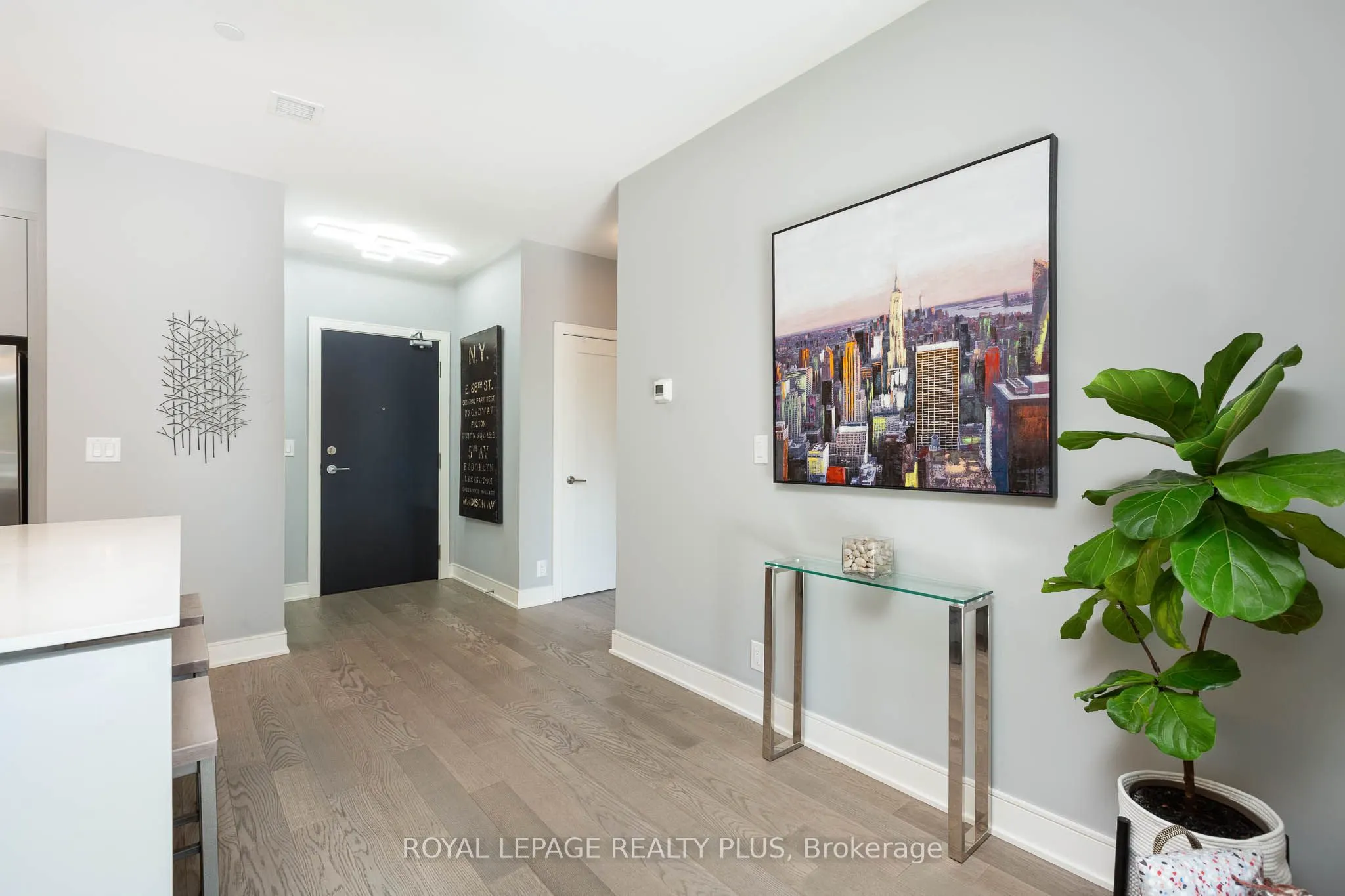1575 Lakeshore Road W, #105