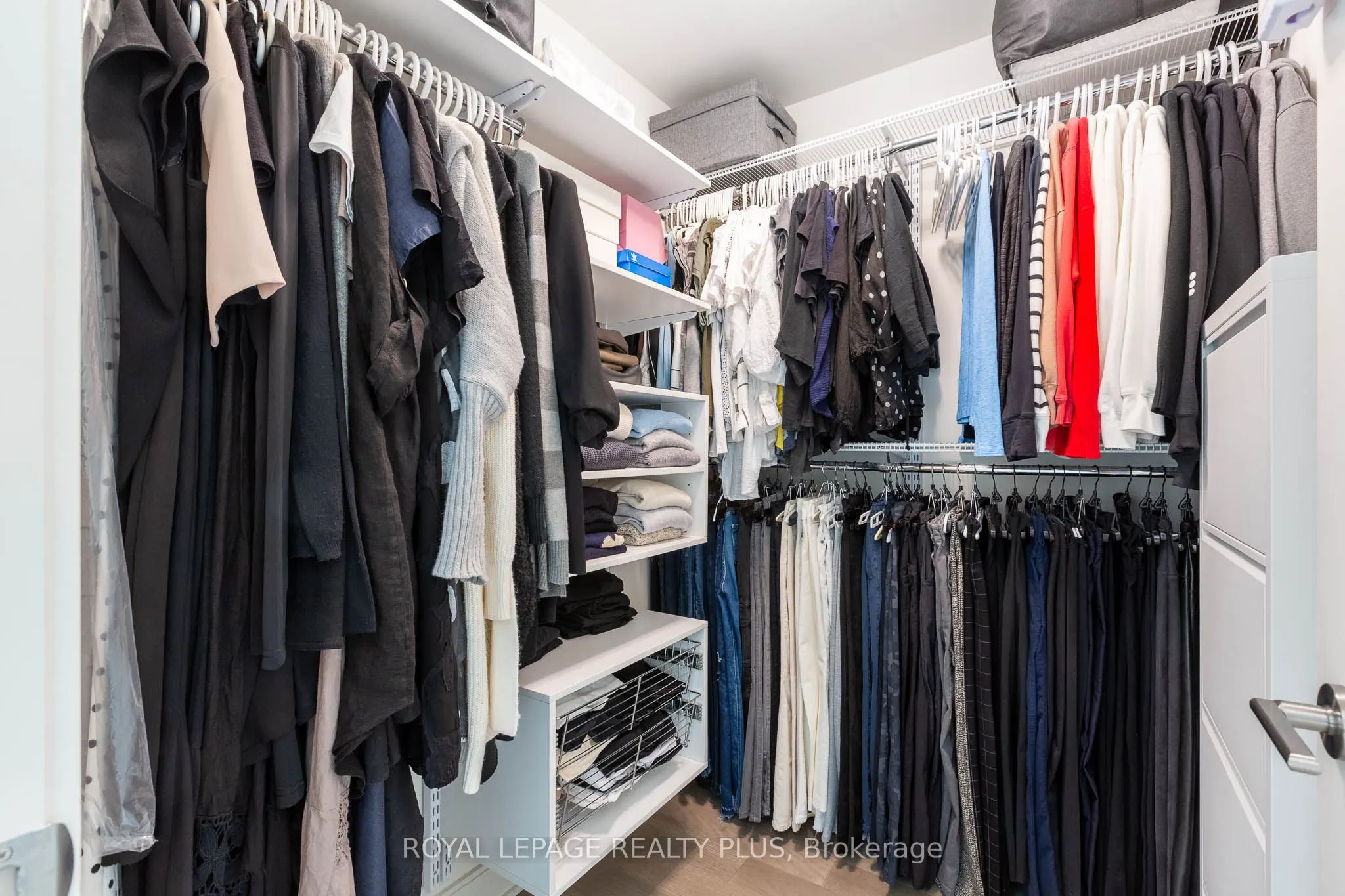 1575 Lakeshore Road W, #105