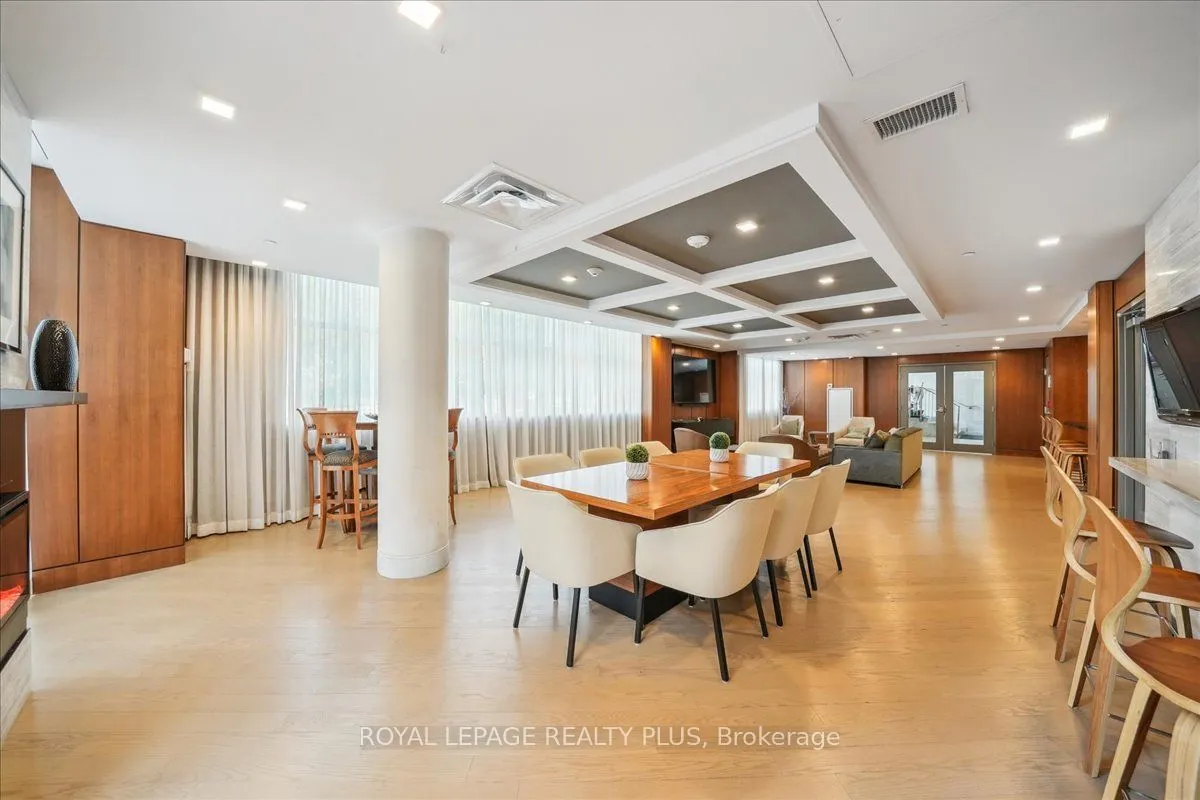 1575 Lakeshore Road W, #105