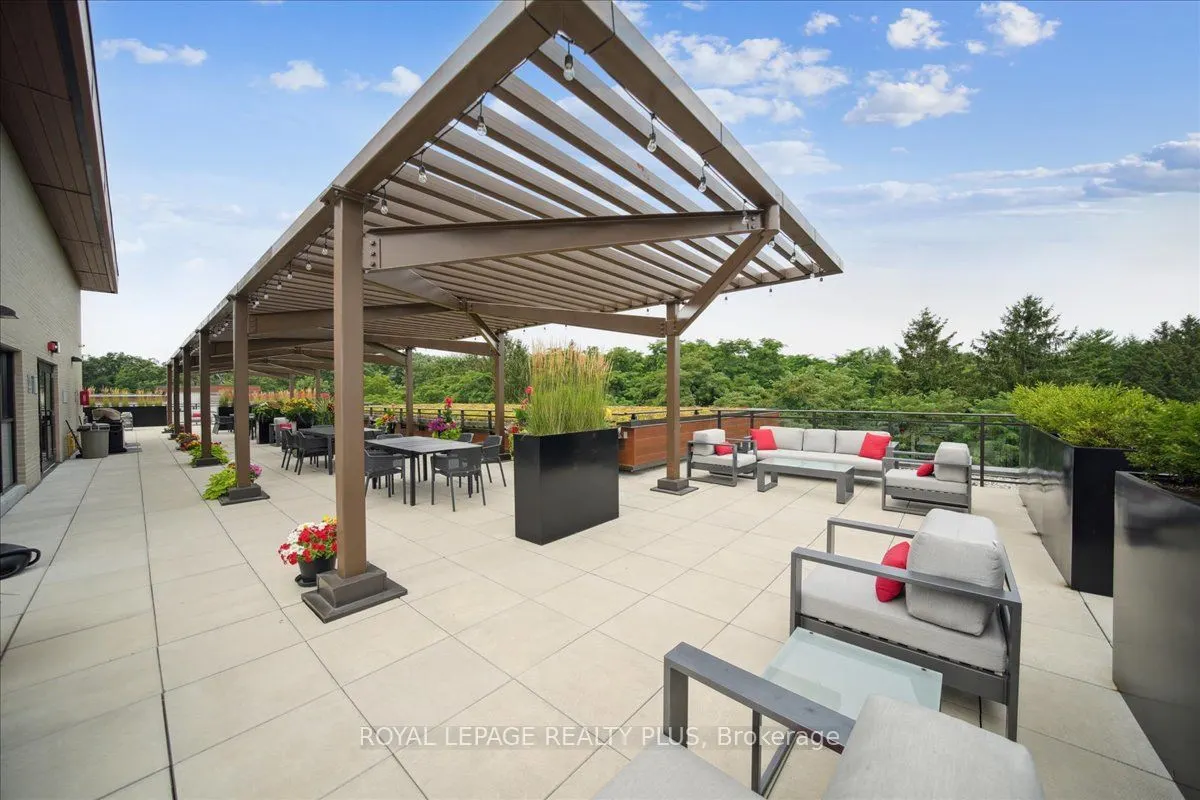 1575 Lakeshore Road W, #105