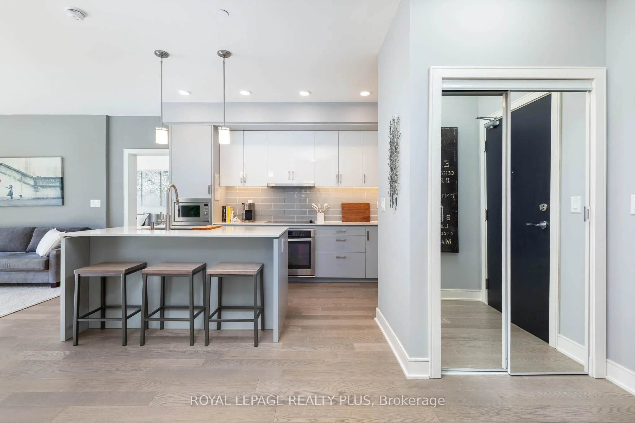 1575 Lakeshore Road W, #105