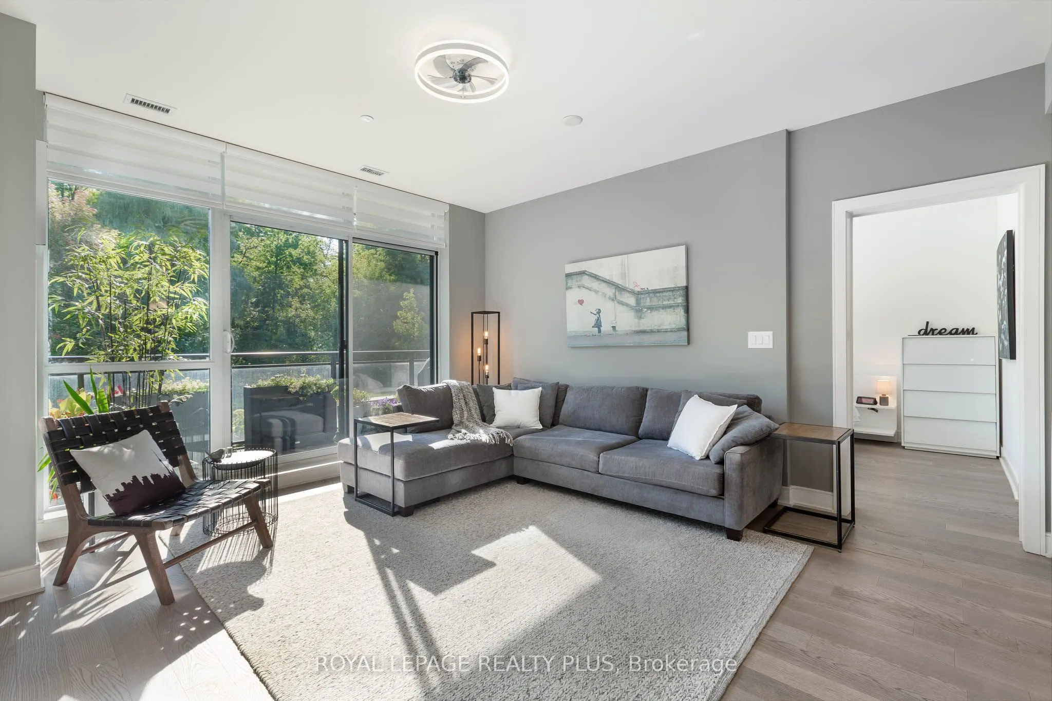 1575 Lakeshore Road W, #105