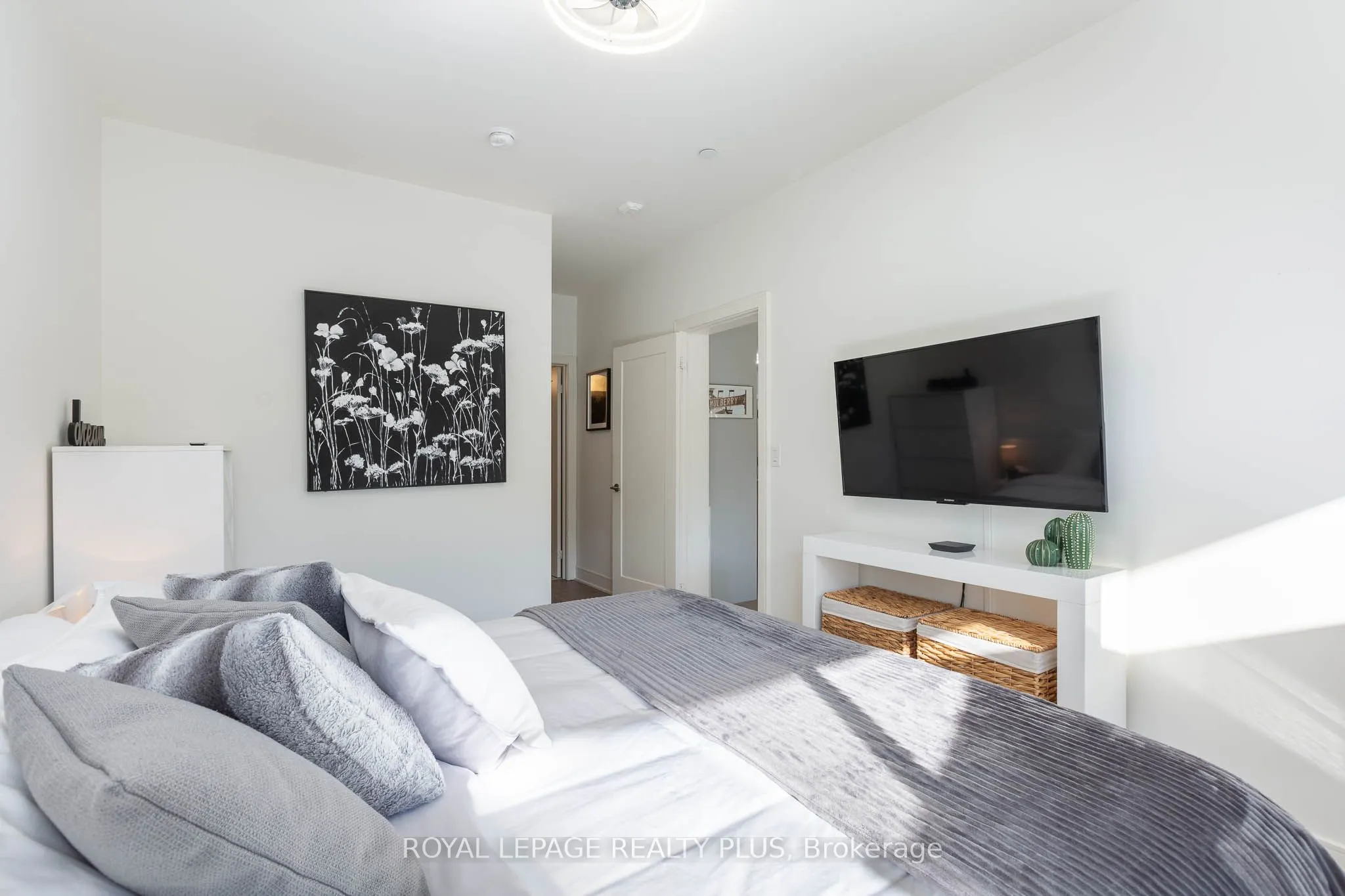 1575 Lakeshore Road W, #105
