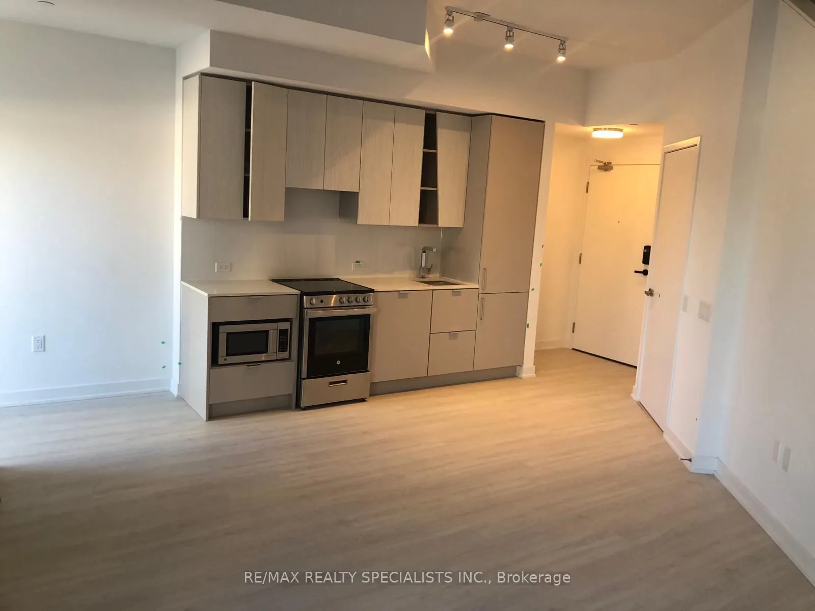 3883 QUARTZ Road, #108
