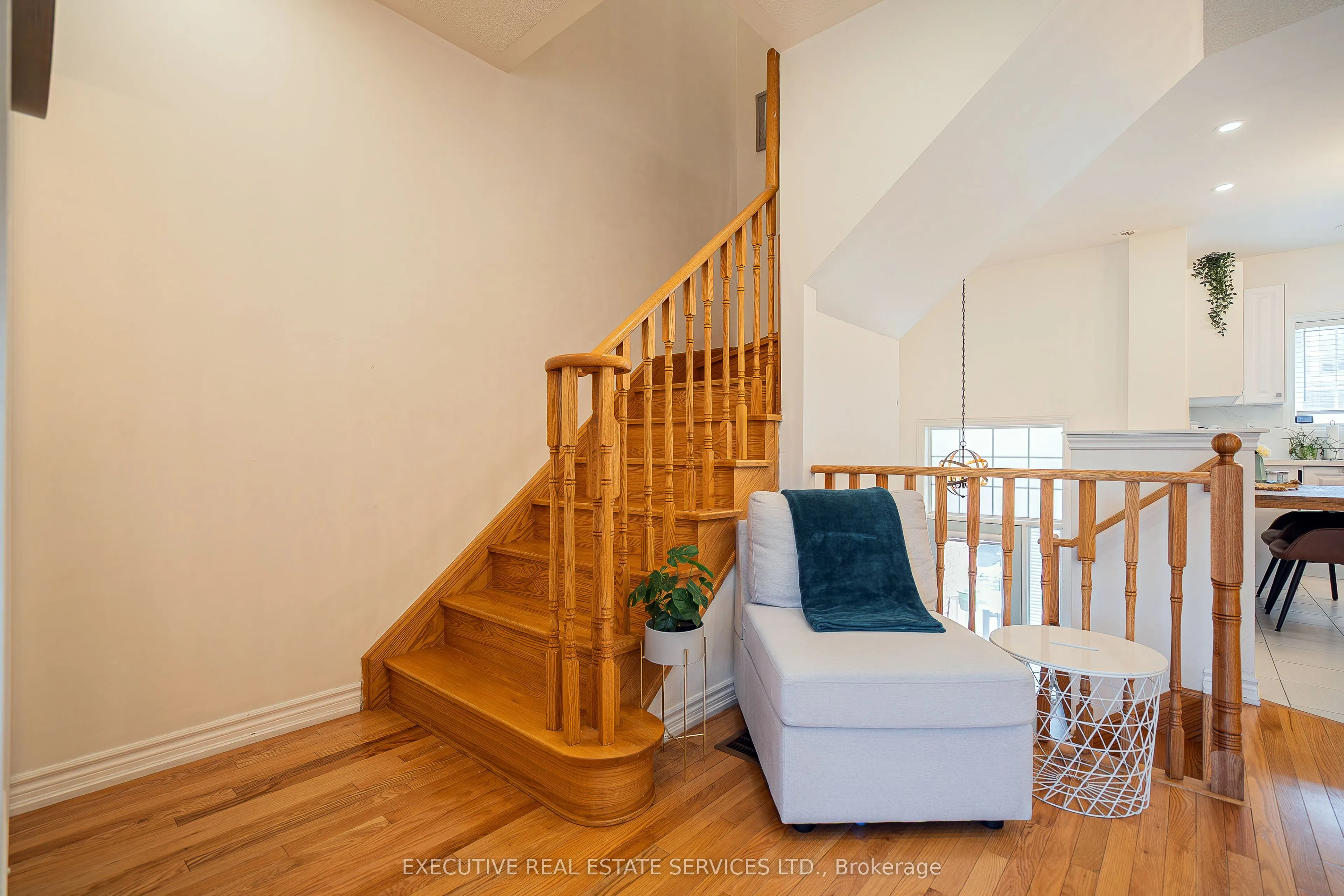 6 Abercove Close