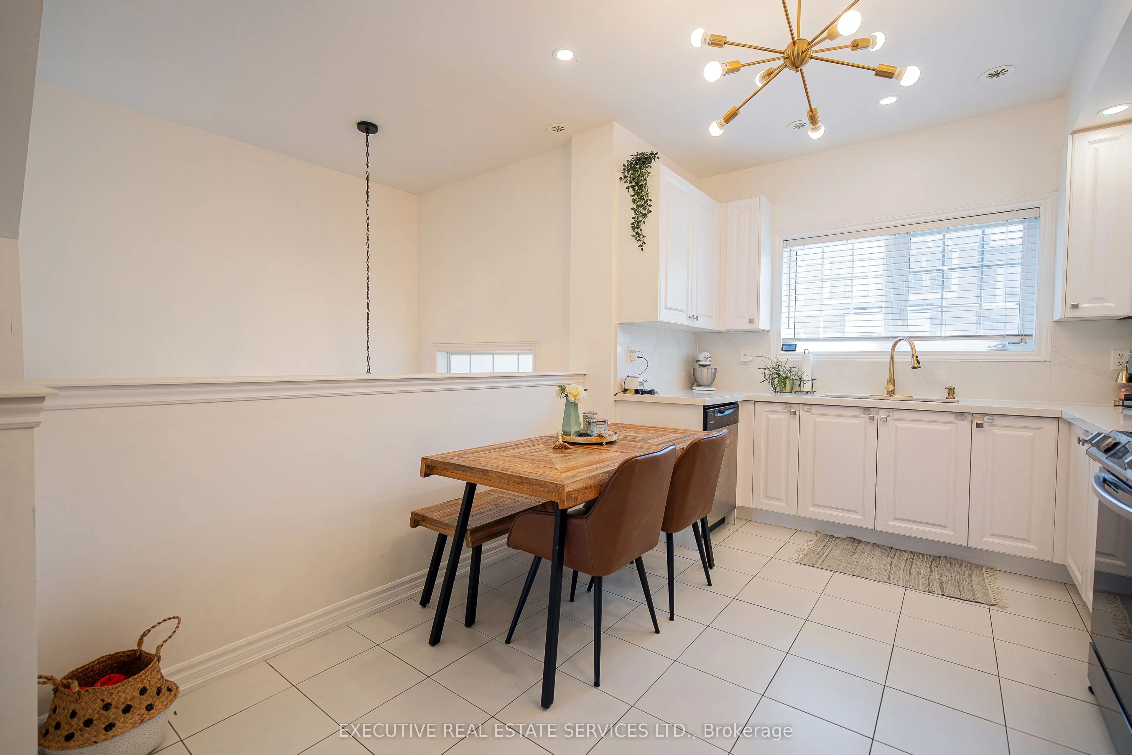 6 Abercove Close