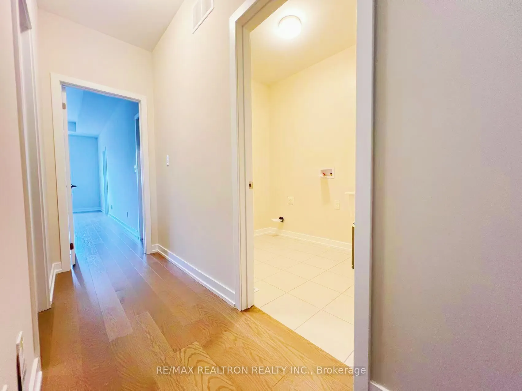 1175 Dartmouth Crescent