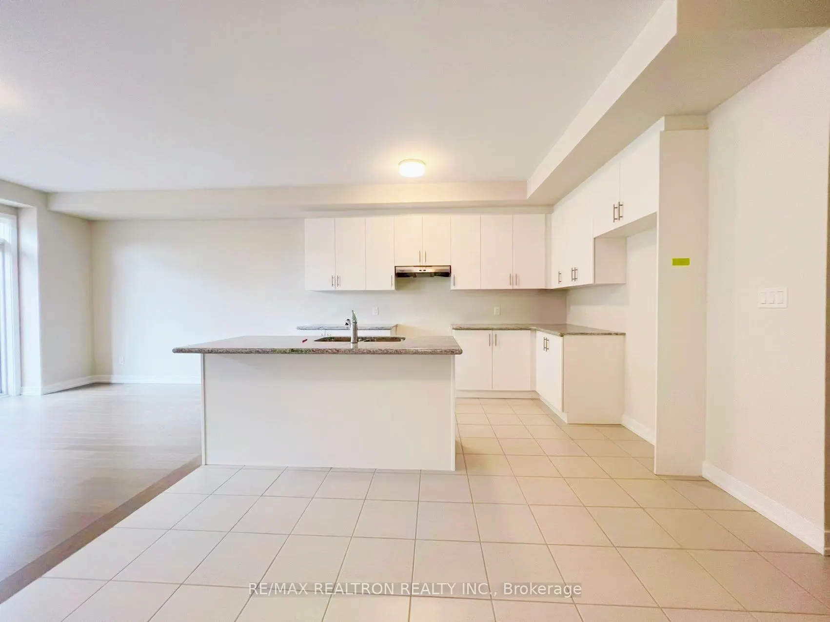 1175 Dartmouth Crescent