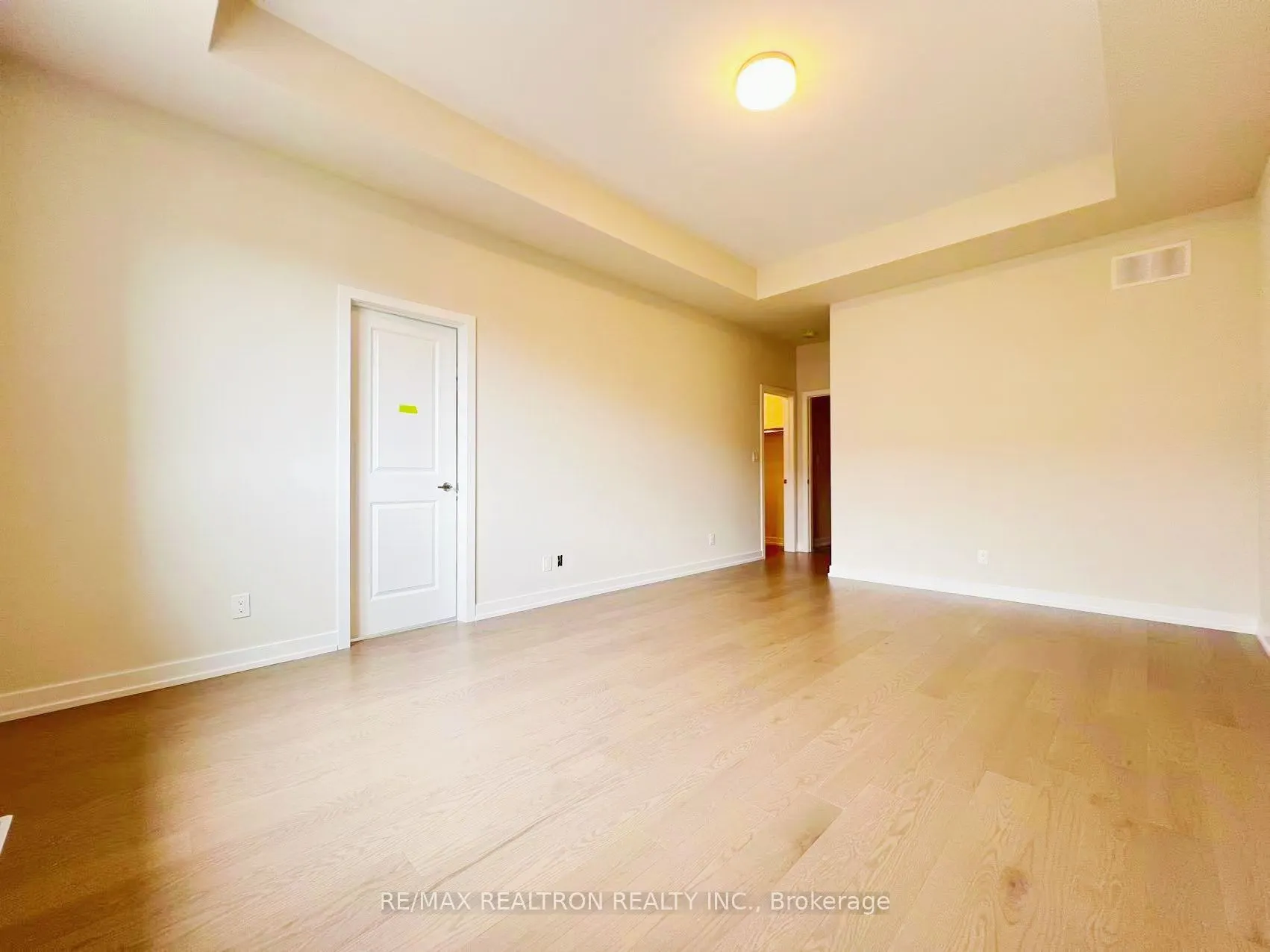 1175 Dartmouth Crescent