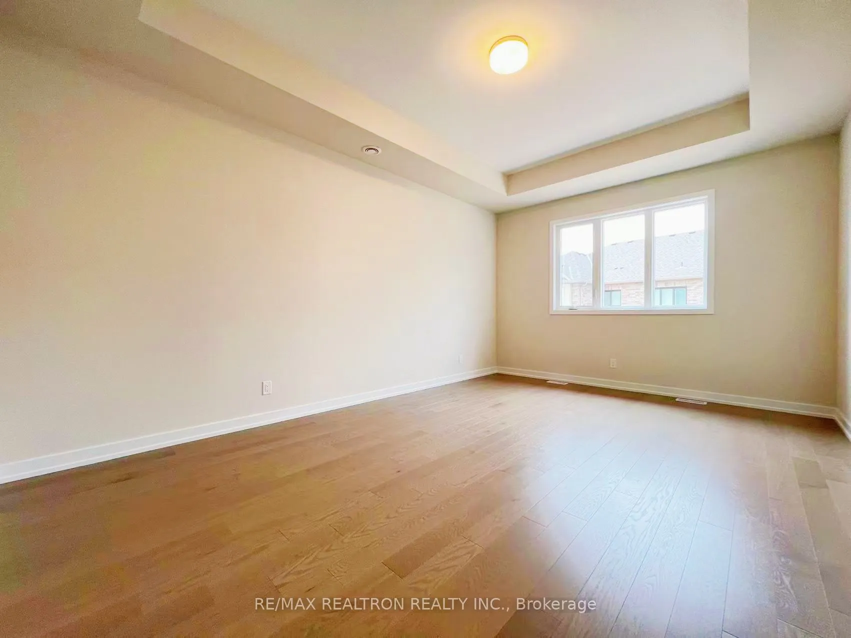 1175 Dartmouth Crescent