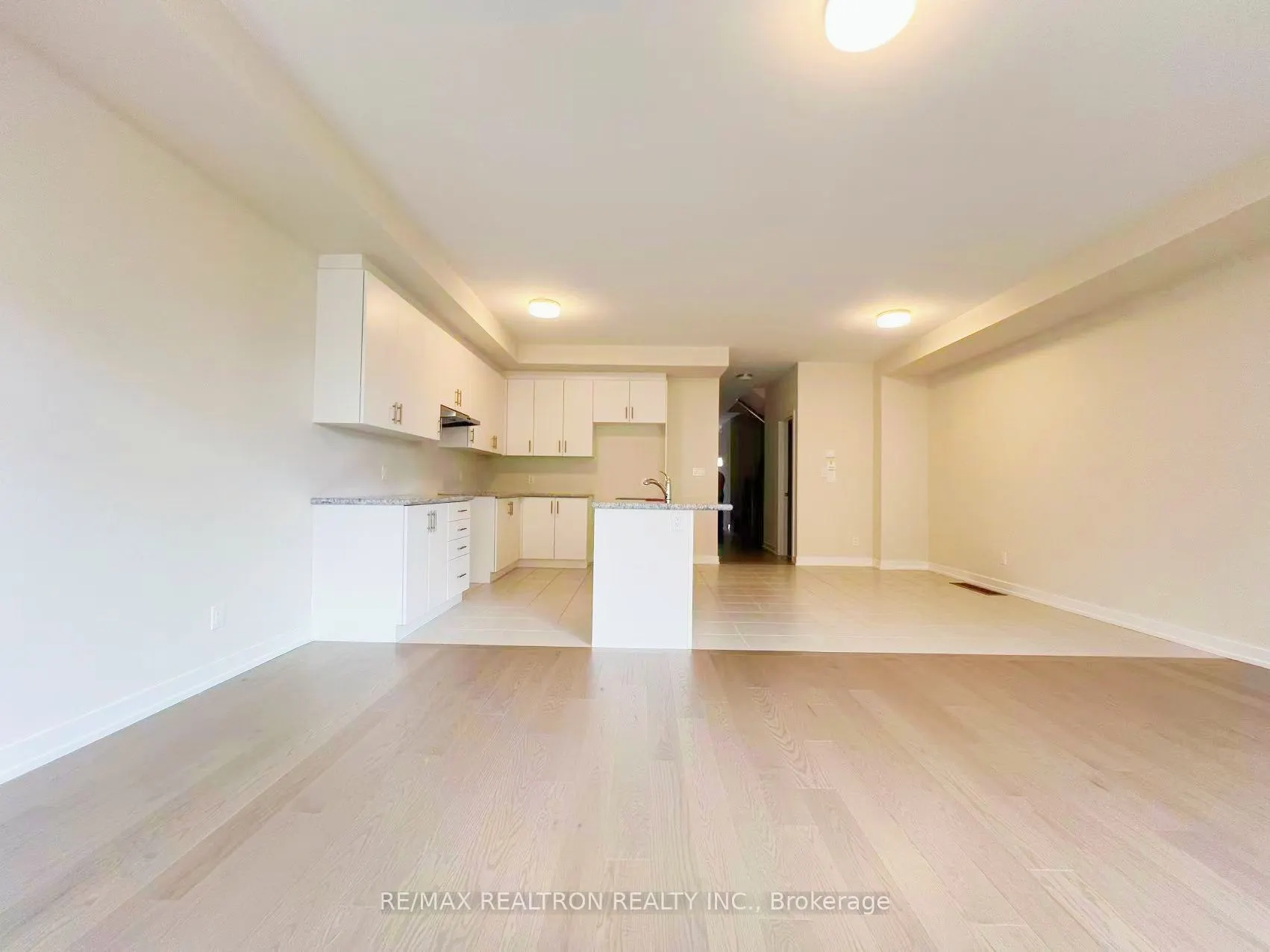 1175 Dartmouth Crescent