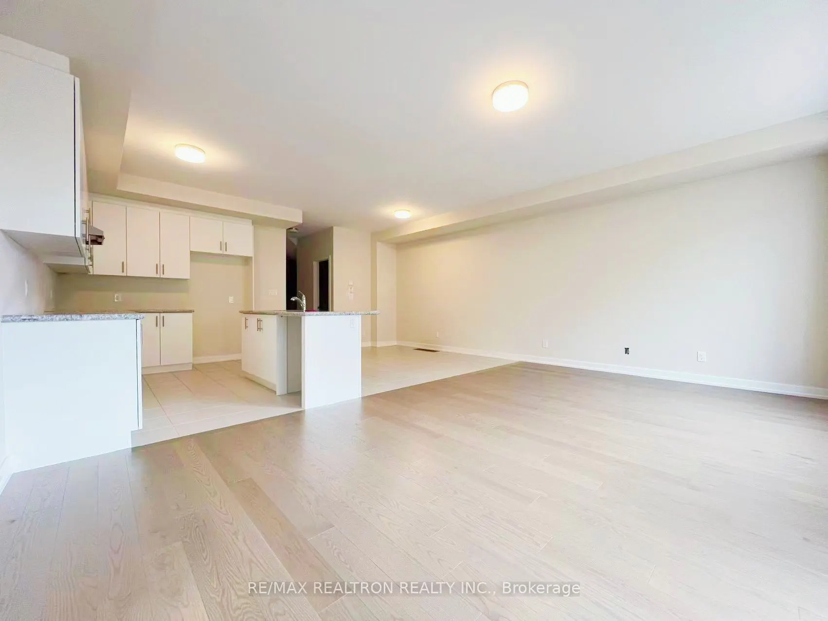 1175 Dartmouth Crescent