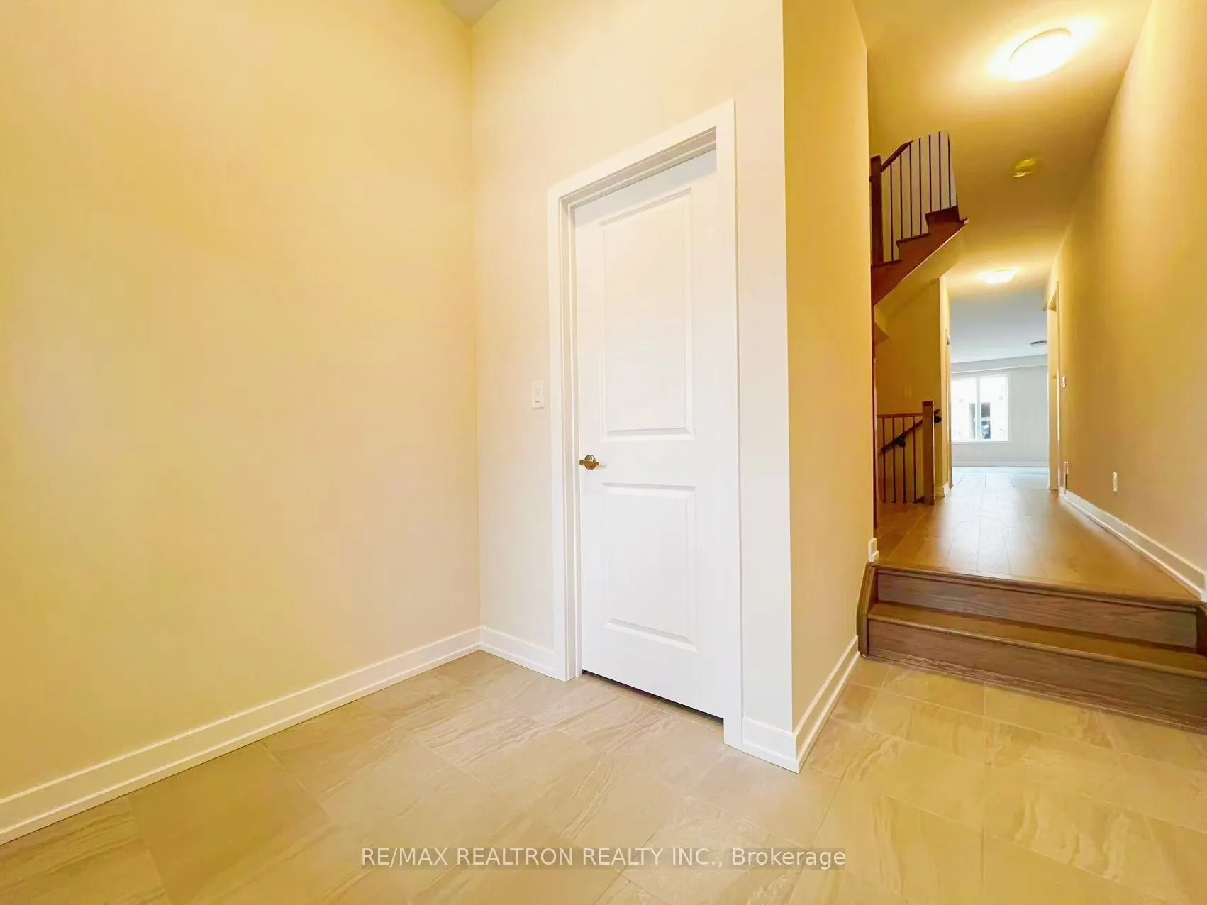 1175 Dartmouth Crescent